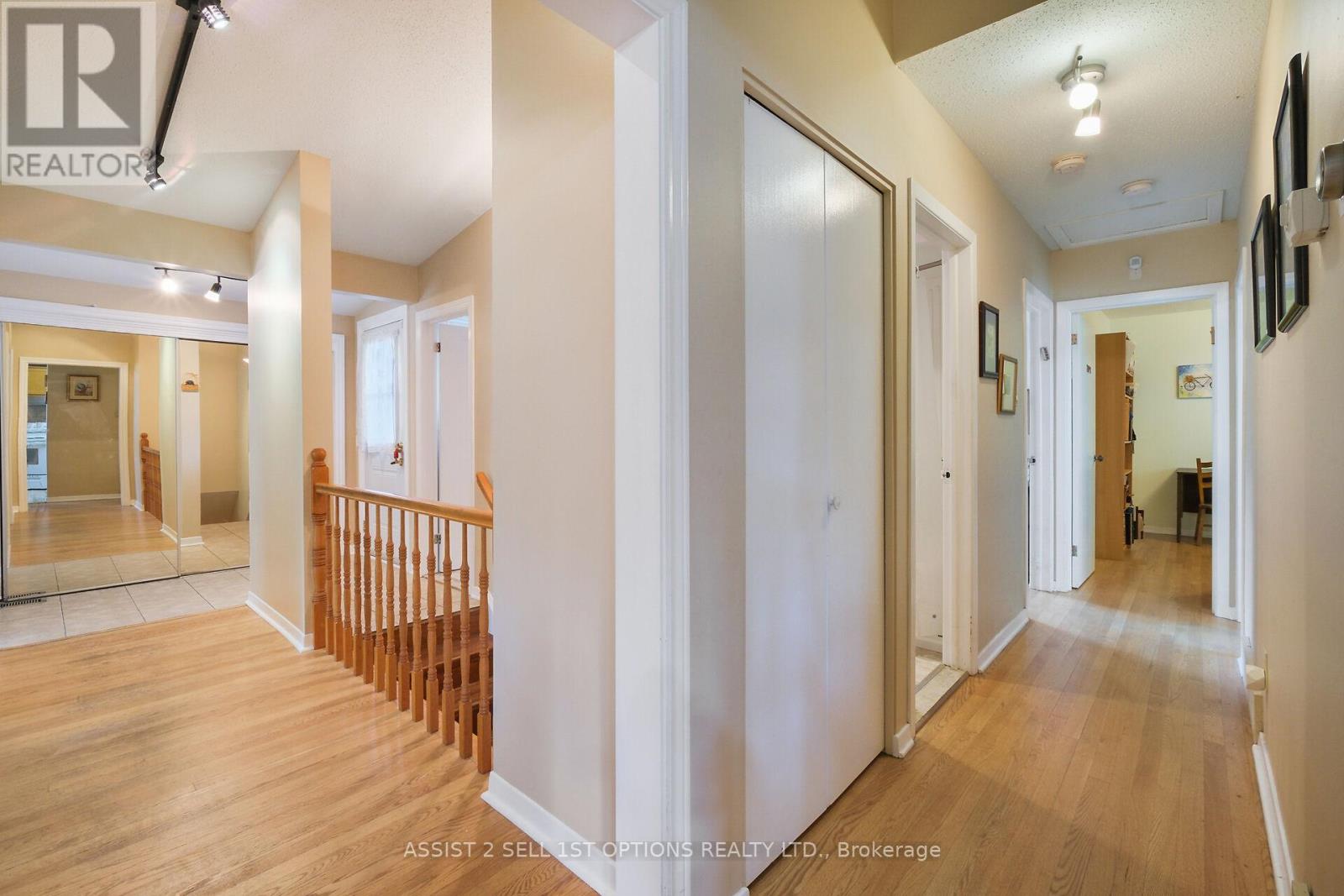 Photo 13 of 24 Barnes Crescent, Ottawa ON