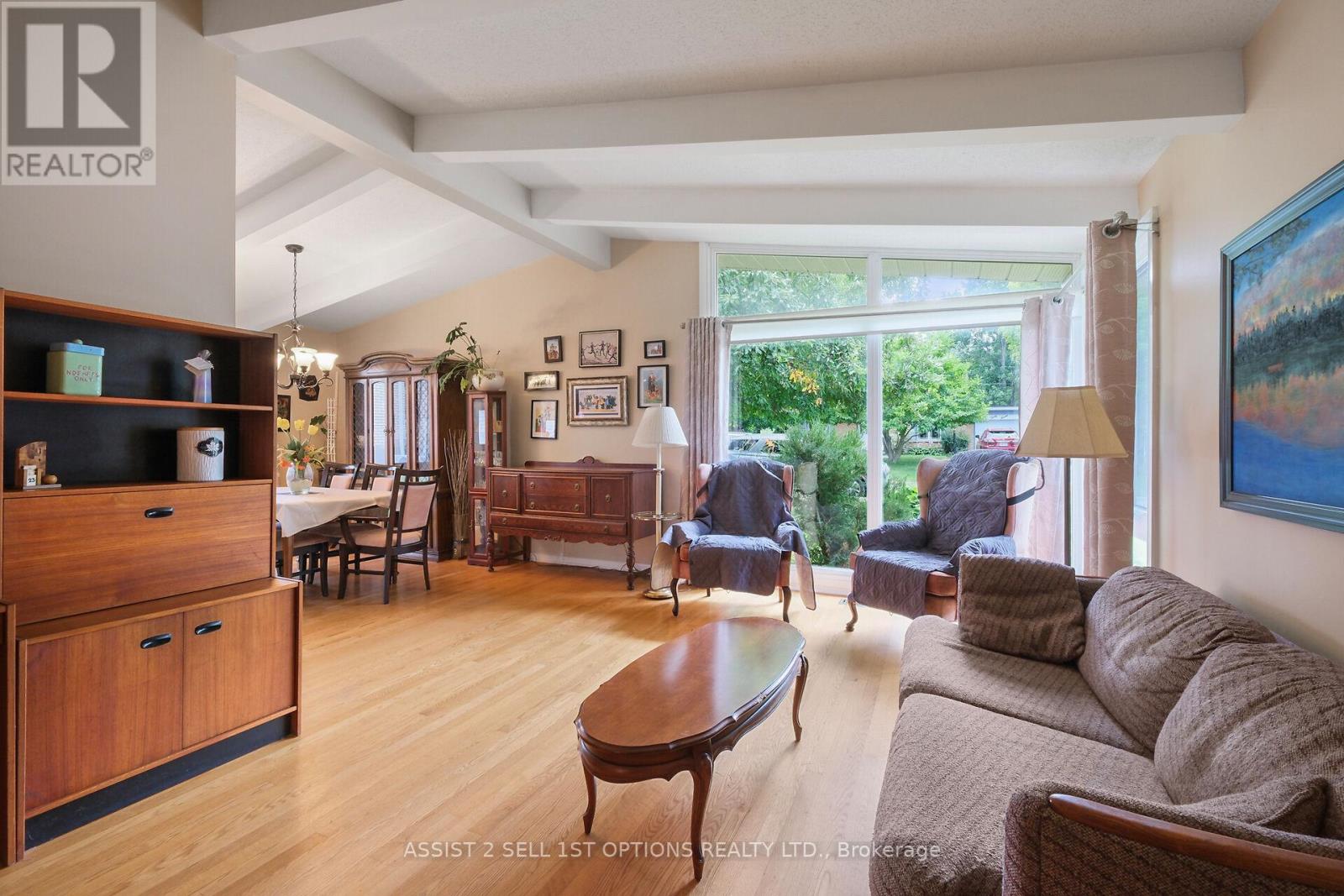 Photo 11 of 24 Barnes Crescent, Ottawa ON