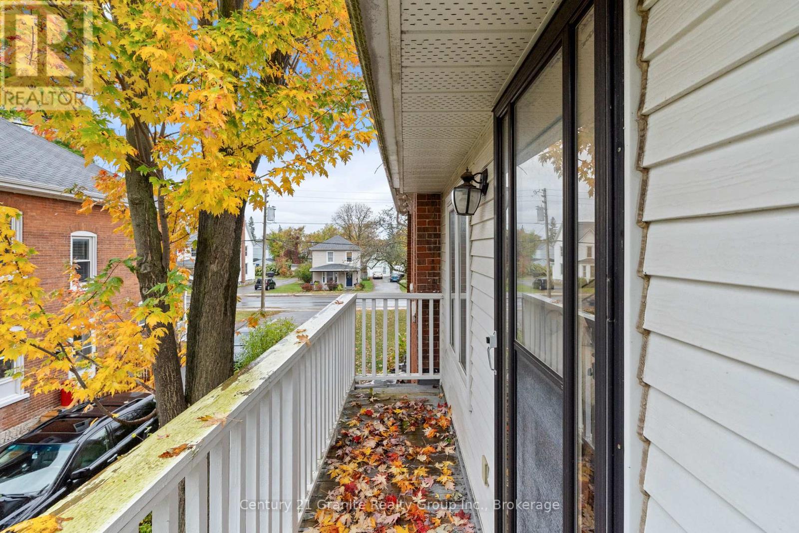 Photo 16 of 110 Bridge Street W, Belleville ON
