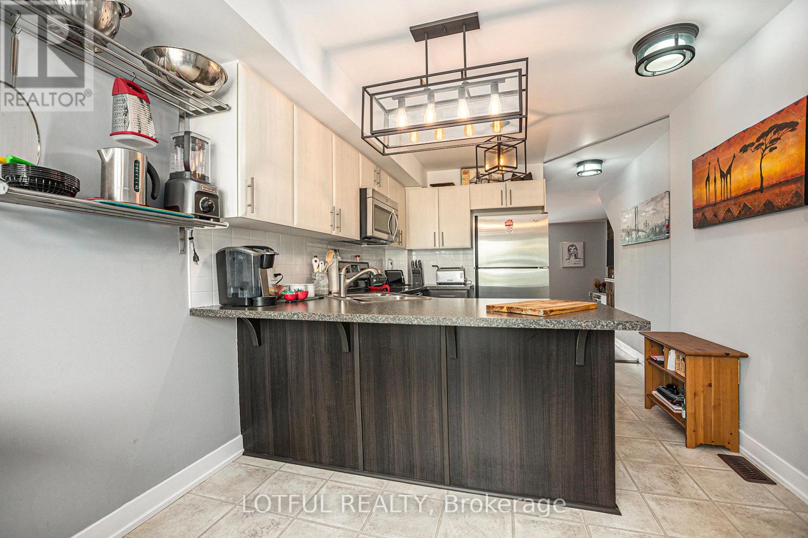 Photo 19 of A 2016 Dorima Street, Ottawa ON