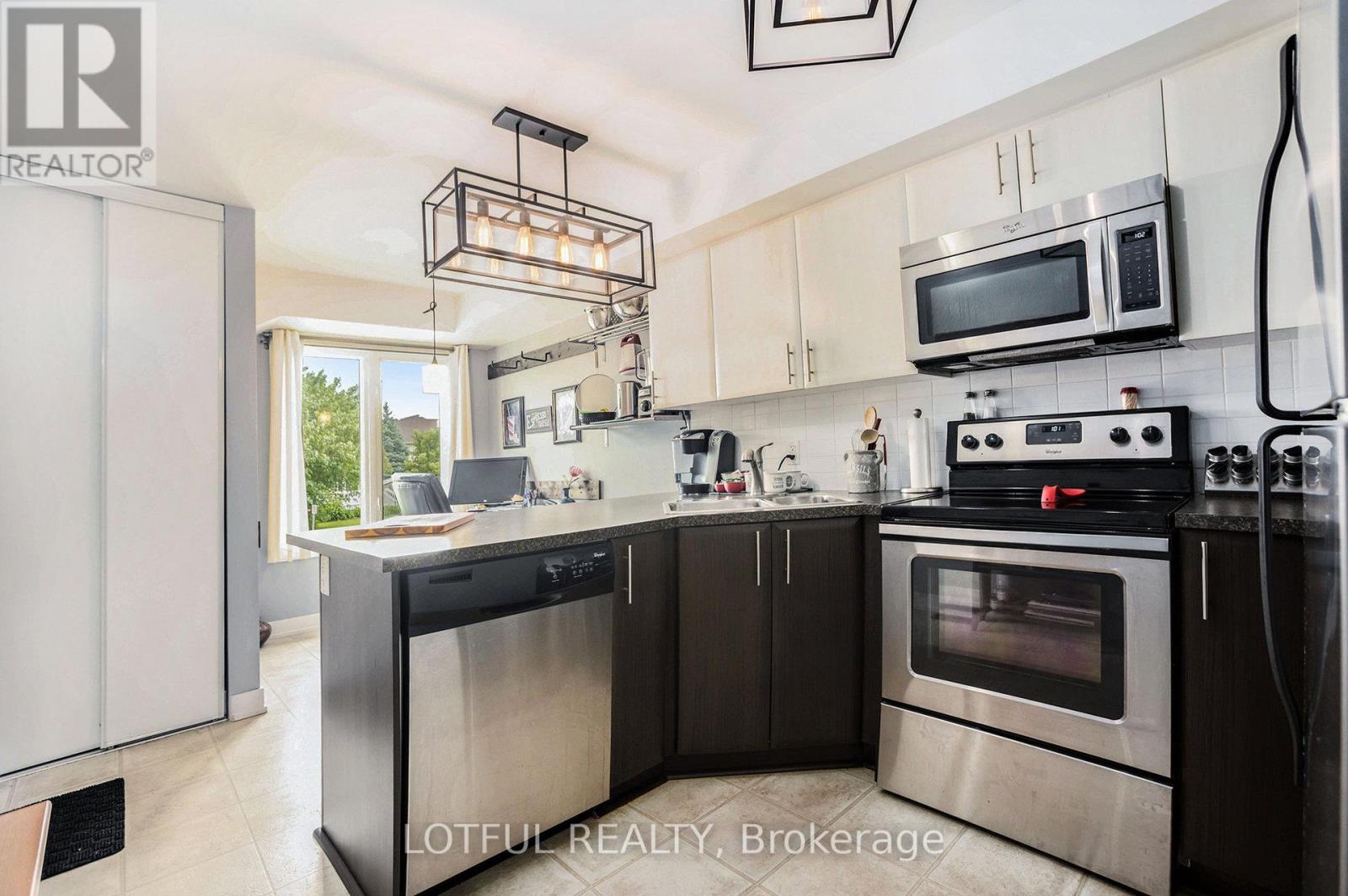 Photo 3 of A 2016 Dorima Street, Ottawa ON