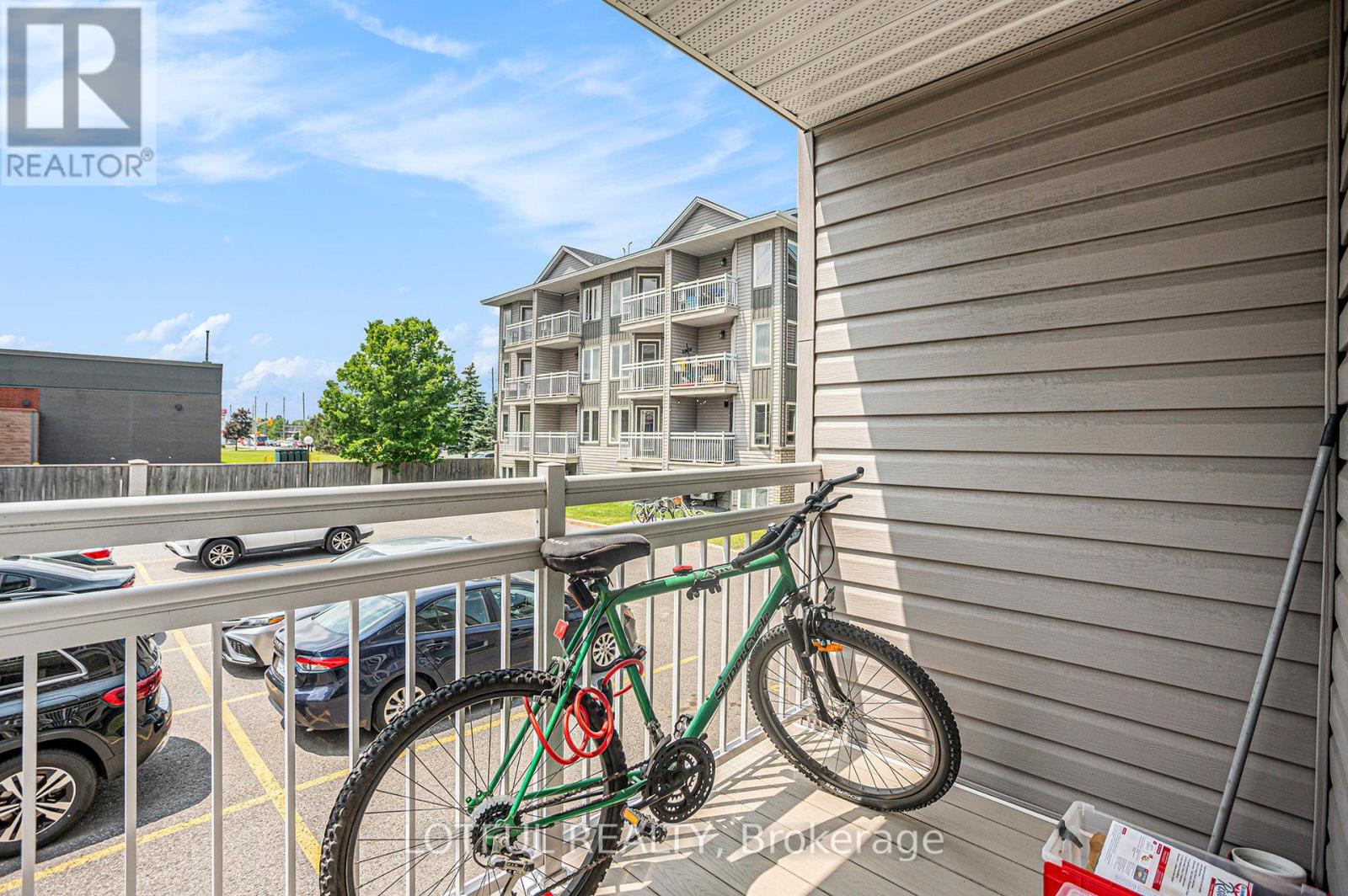 Photo 14 of A 2016 Dorima Street, Ottawa ON