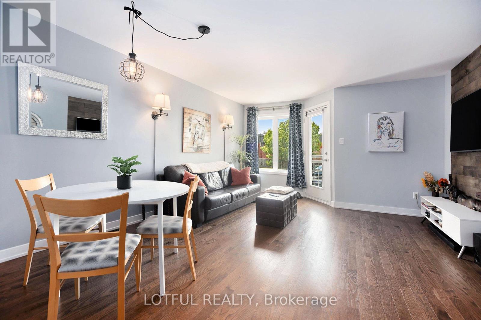 Photo 1 of A 2016 Dorima Street, Ottawa ON