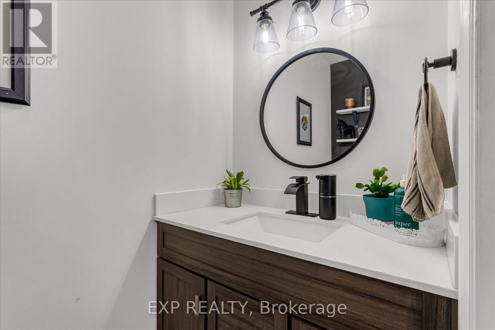 Photo 17 of 239 Fruitland Road, Hamilton ON