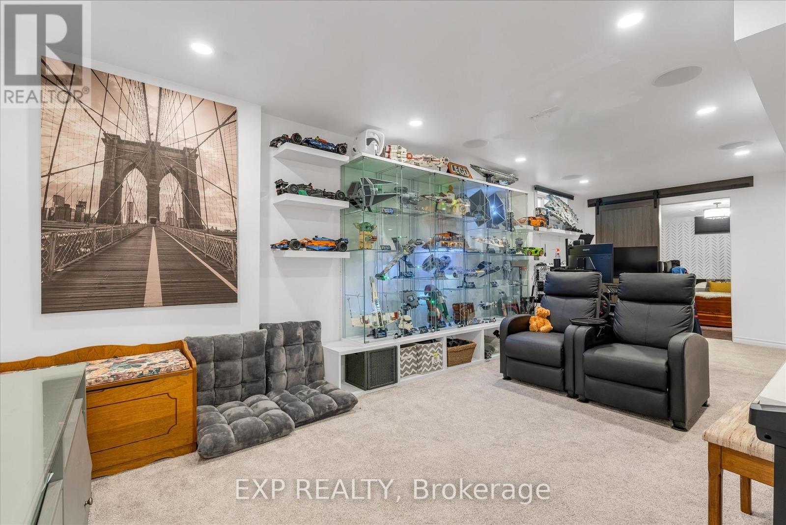 Photo 29 of 239 Fruitland Road, Hamilton ON