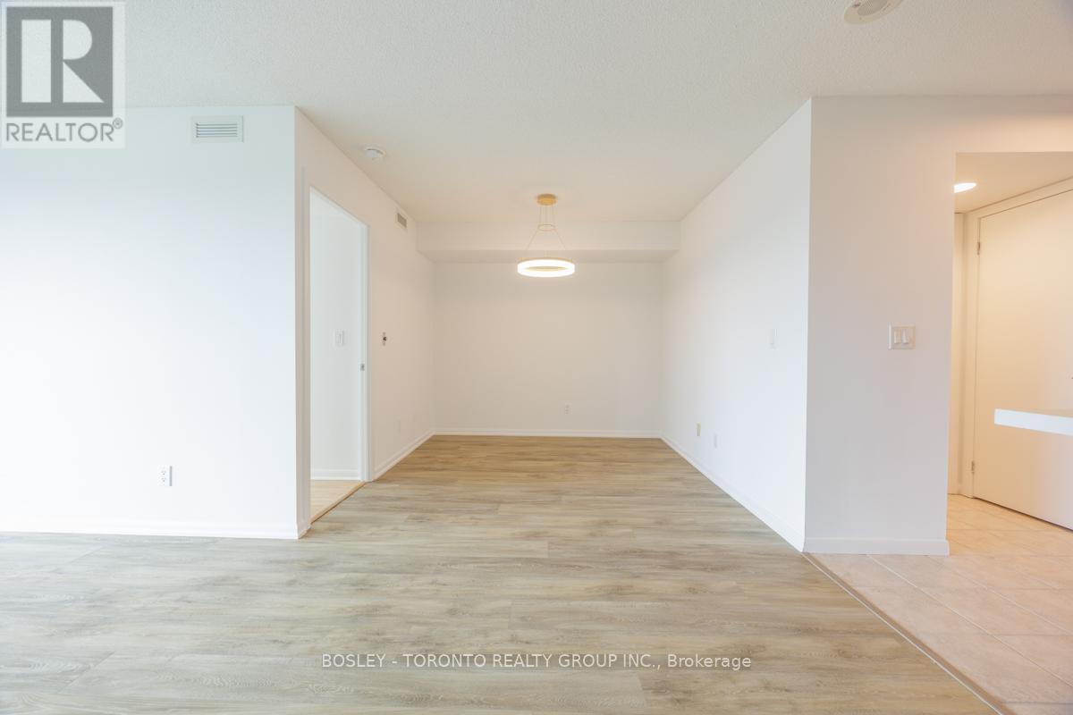 Photo 26 of 610 219 Fort York Boulevard, Toronto ON