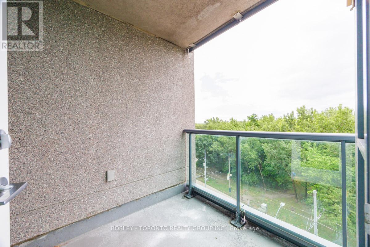 Photo 12 of 610 219 Fort York Boulevard, Toronto ON