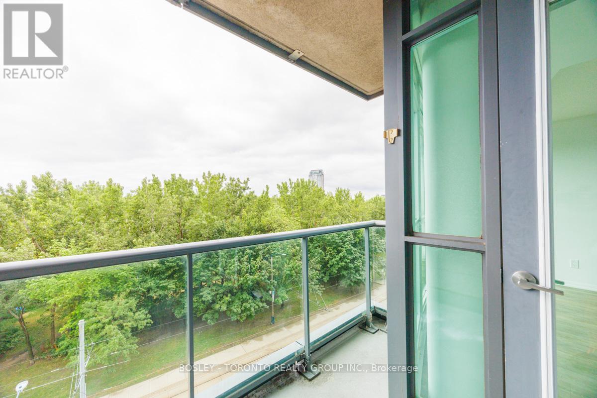 Photo 3 of 610 219 Fort York Boulevard, Toronto ON