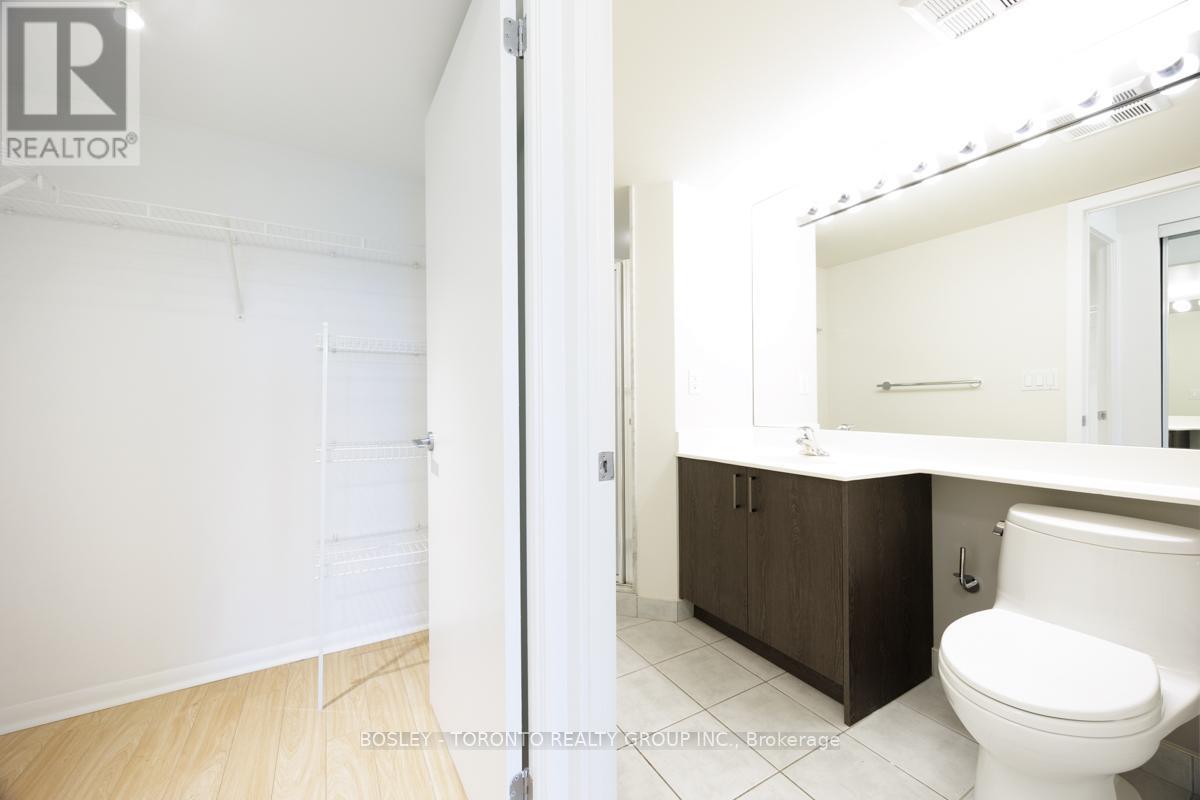 Photo 23 of 610 219 Fort York Boulevard, Toronto ON