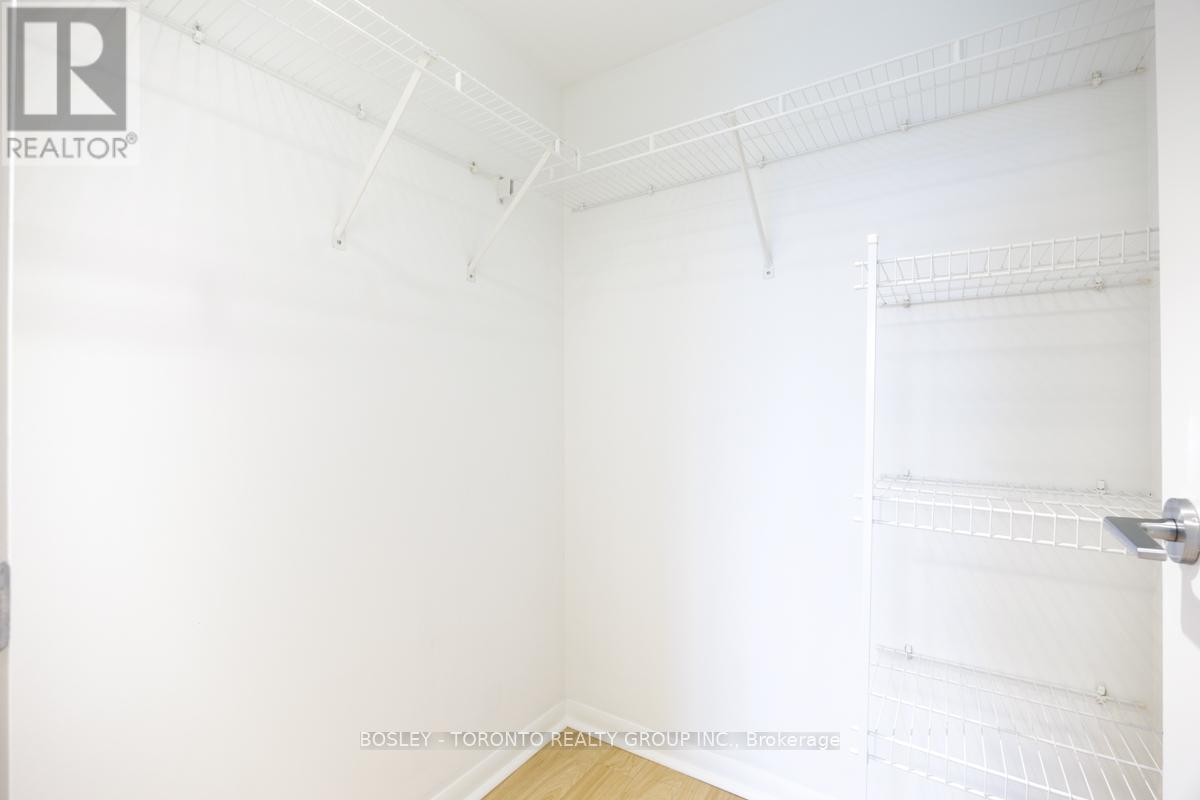 Photo 33 of 610 219 Fort York Boulevard, Toronto ON