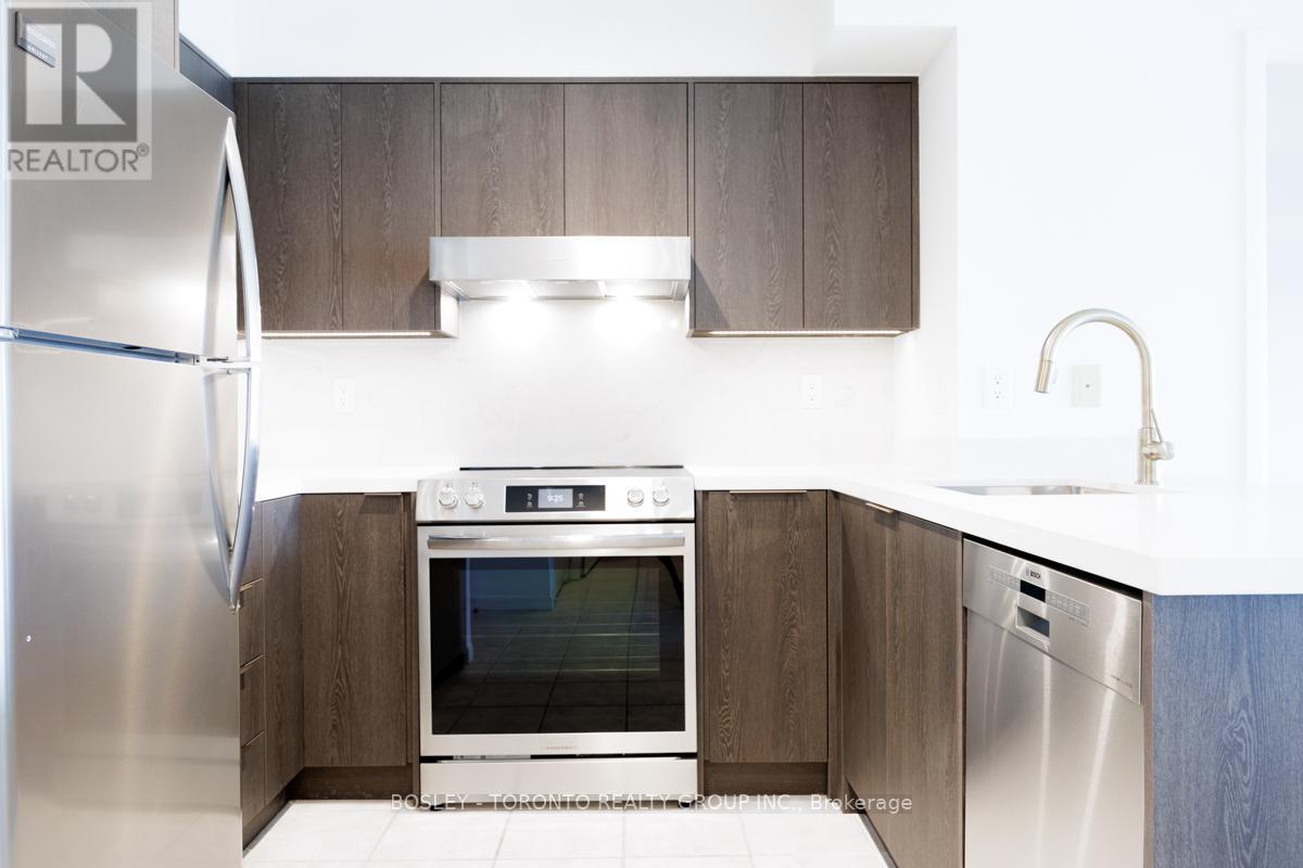 Photo 18 of 610 219 Fort York Boulevard, Toronto ON
