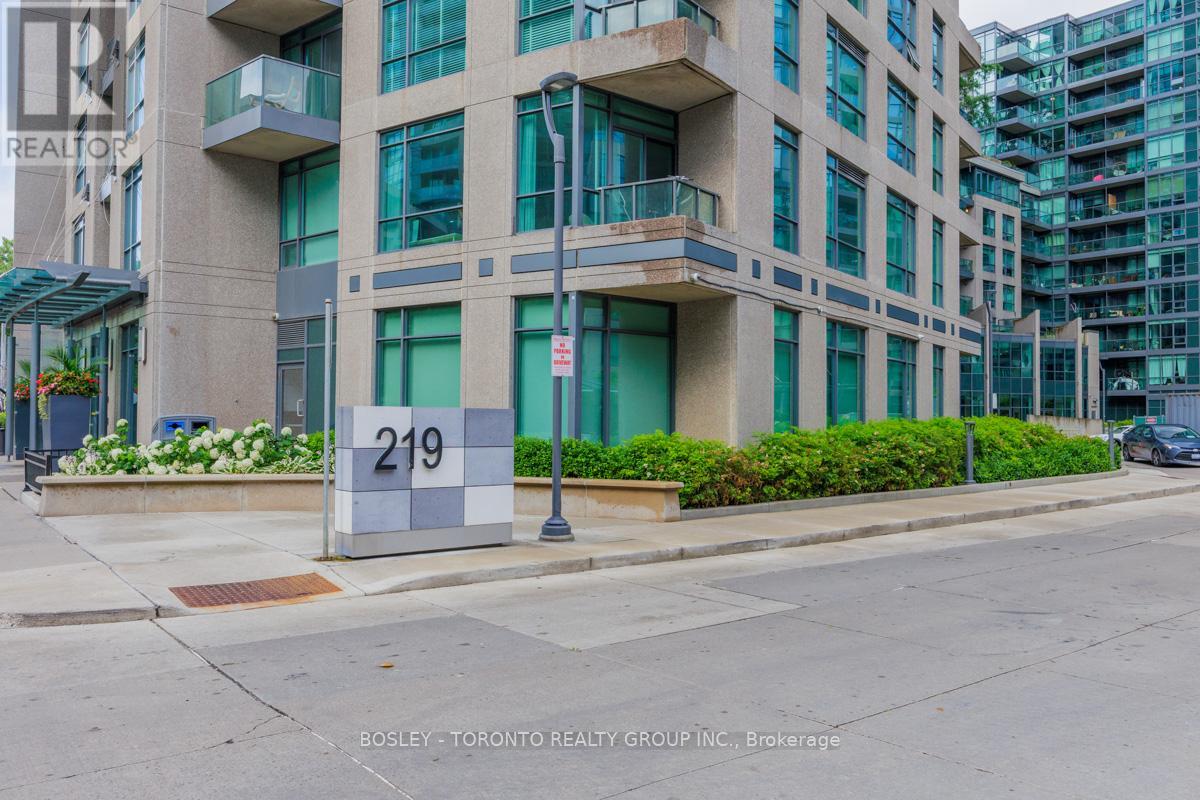 Photo 36 of 610 219 Fort York Boulevard, Toronto ON