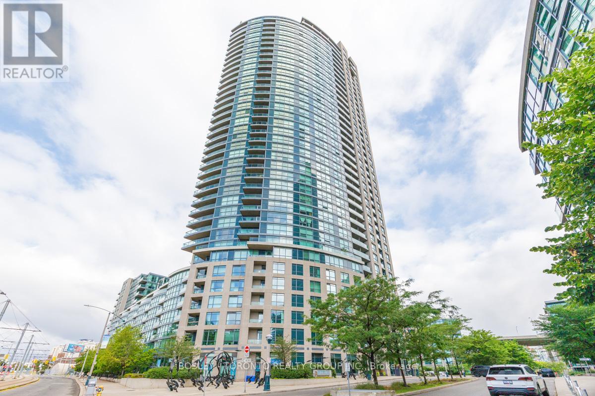 Photo 13 of 610 219 Fort York Boulevard, Toronto ON
