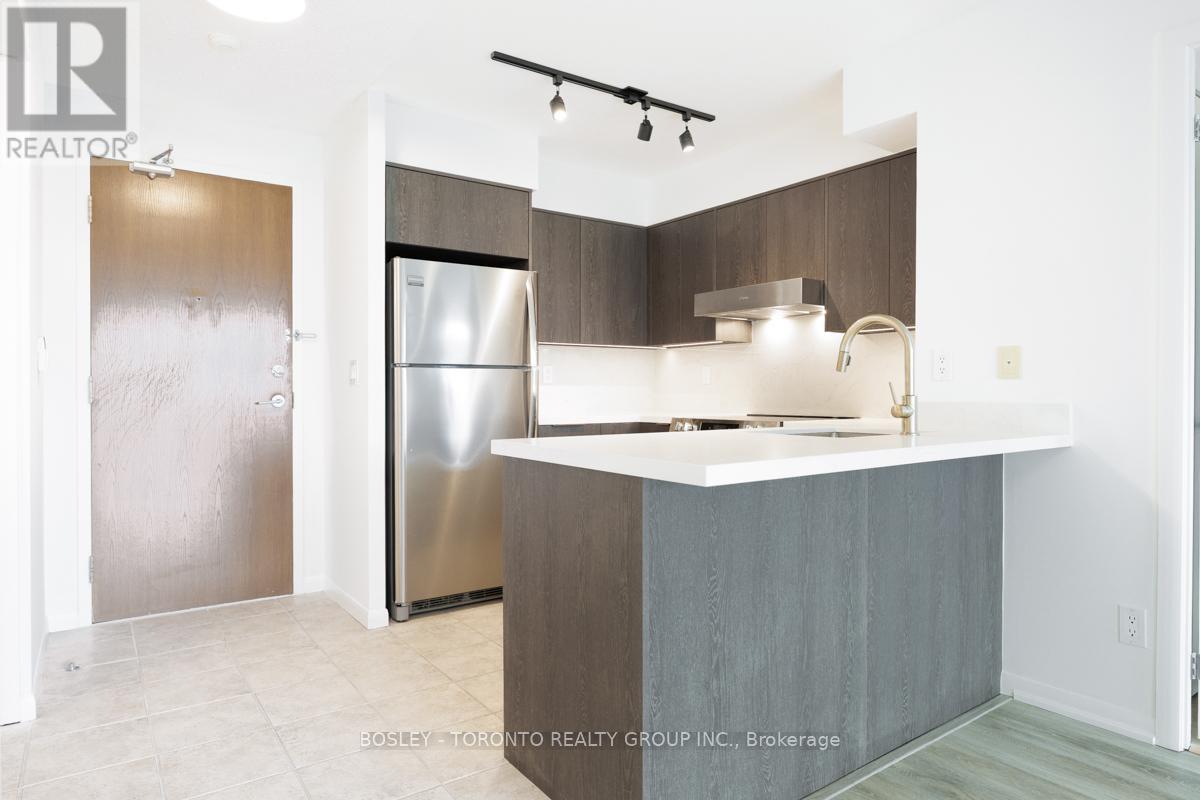 Photo 16 of 610 219 Fort York Boulevard, Toronto ON