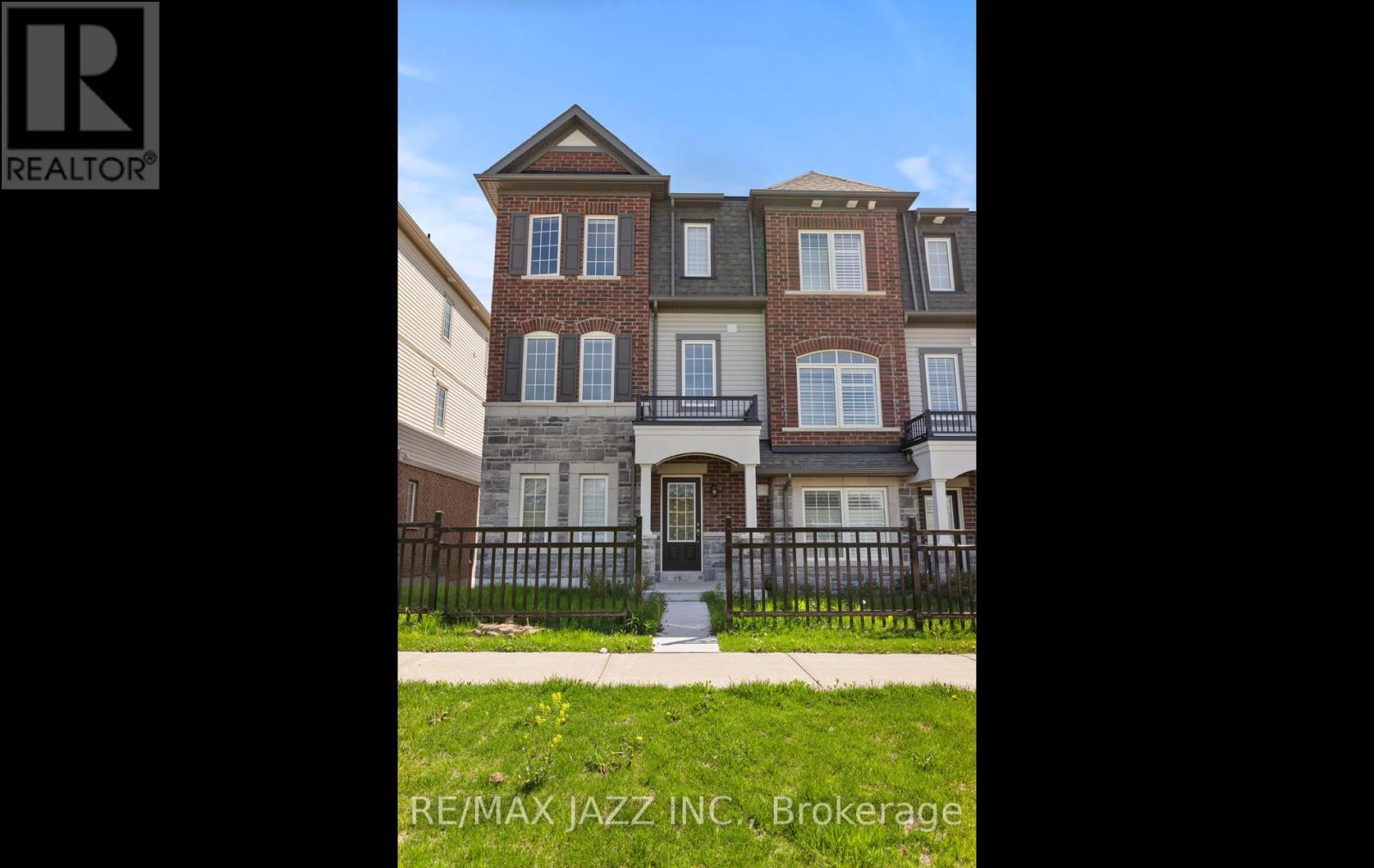 Photo 33 of 87 Honey Crisp Lane, Clarington ON