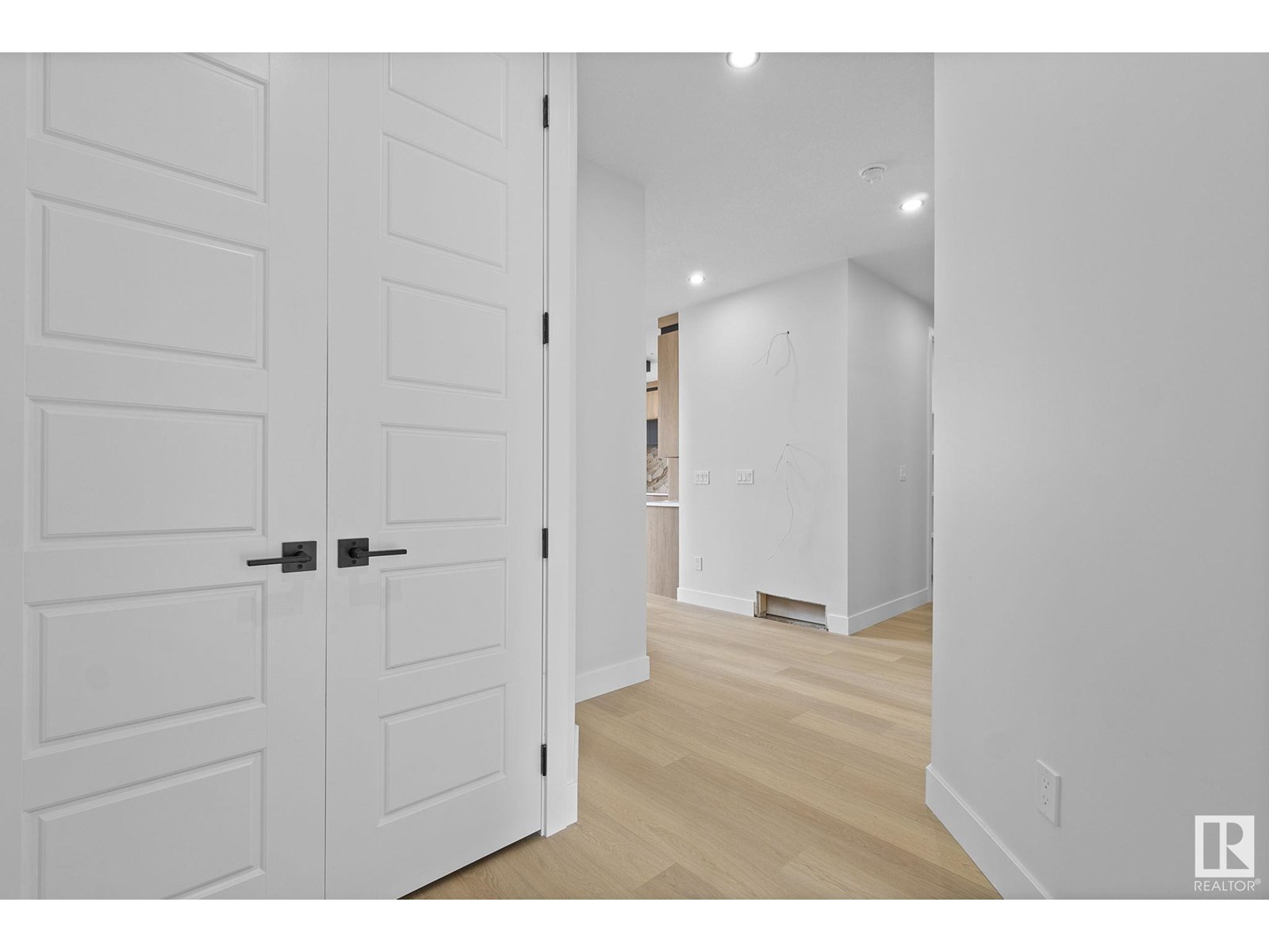 Photo 34 of 8105 Gourlay Pl Nw, Edmonton AB