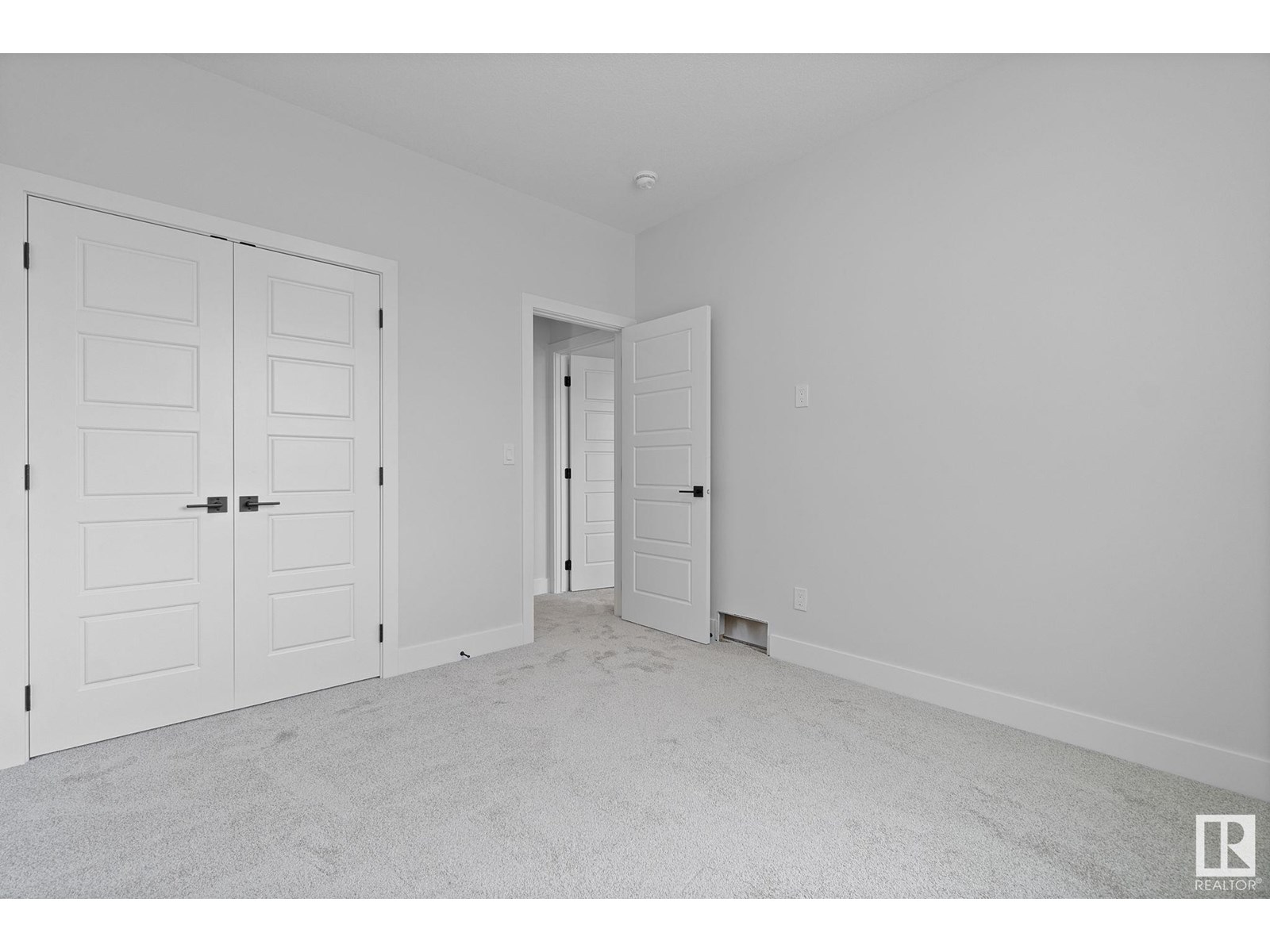 Photo 28 of 8105 Gourlay Pl Nw, Edmonton AB