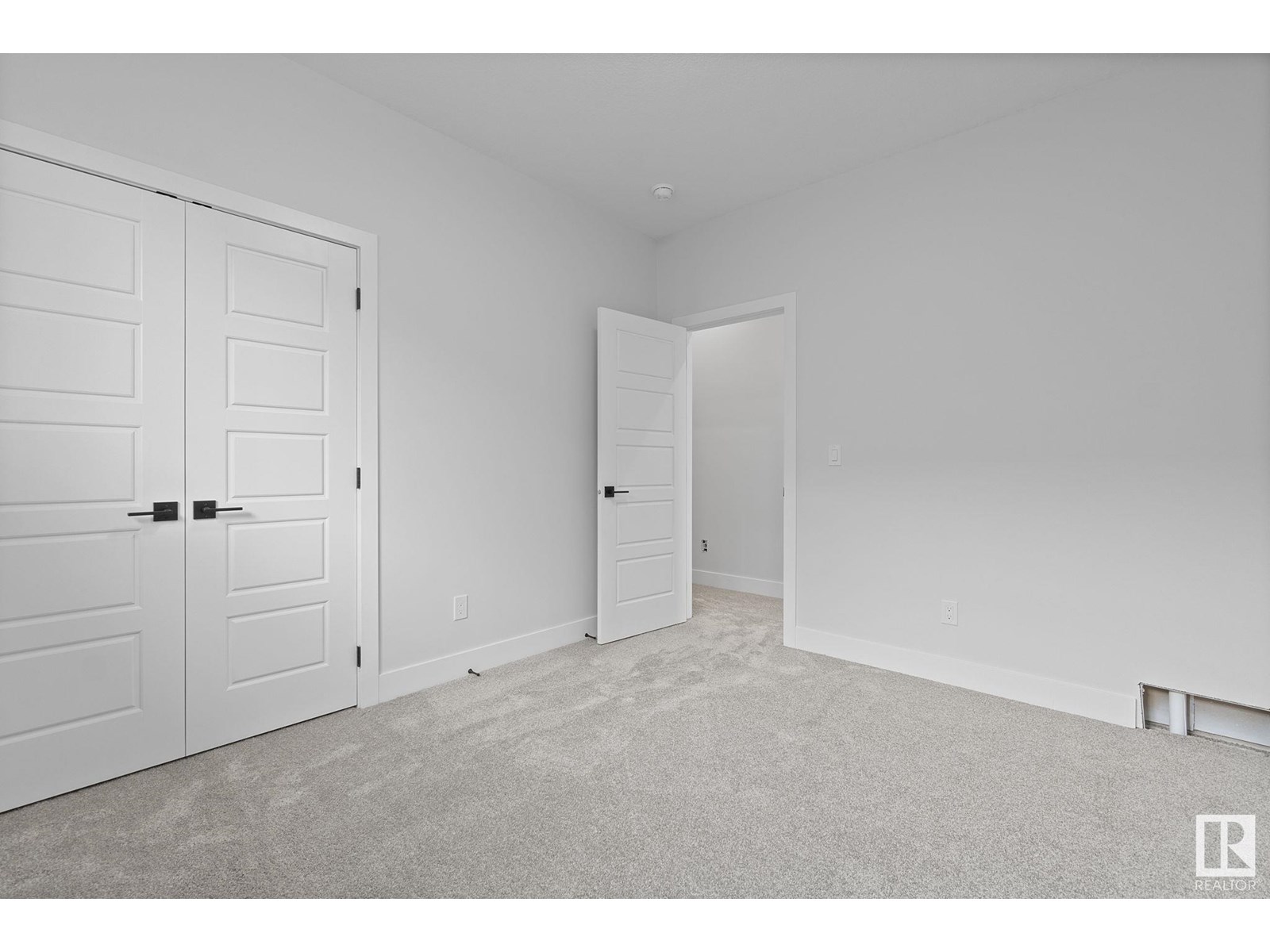 Photo 21 of 8105 Gourlay Pl Nw, Edmonton AB