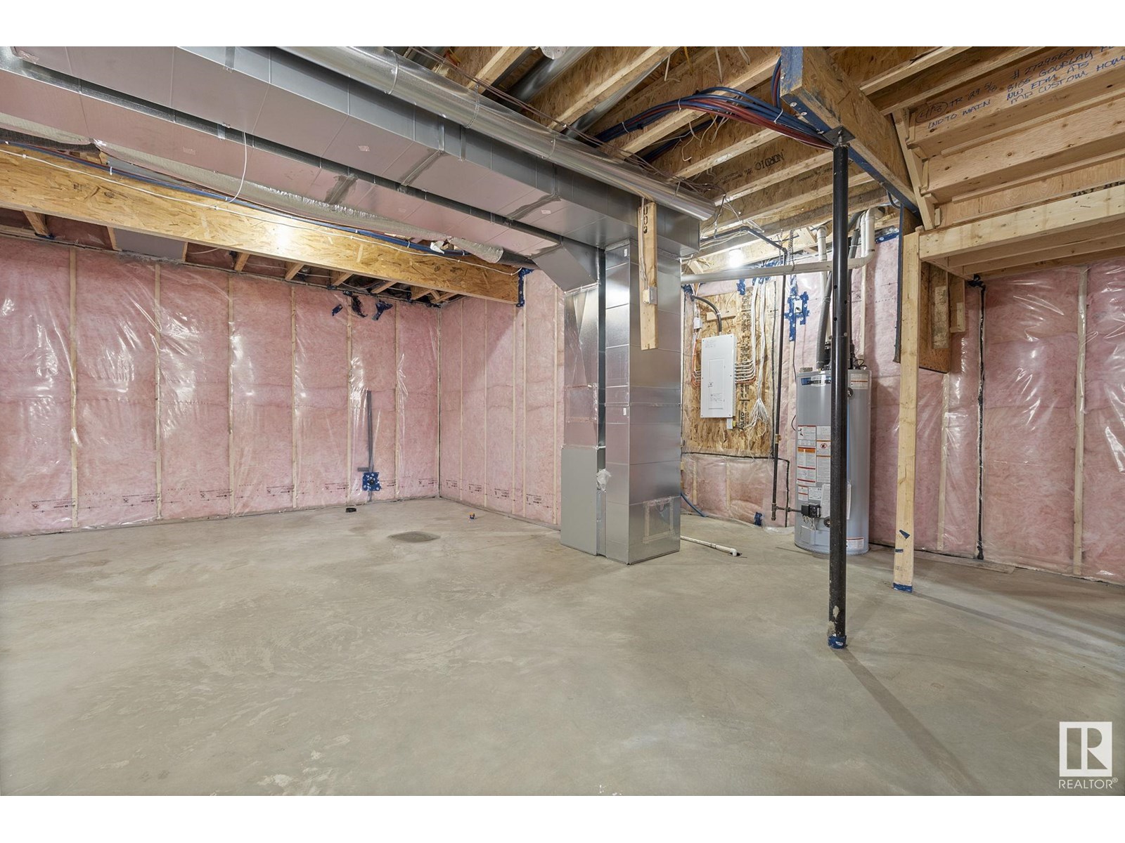 Photo 8 of 8105 Gourlay Pl Nw, Edmonton AB
