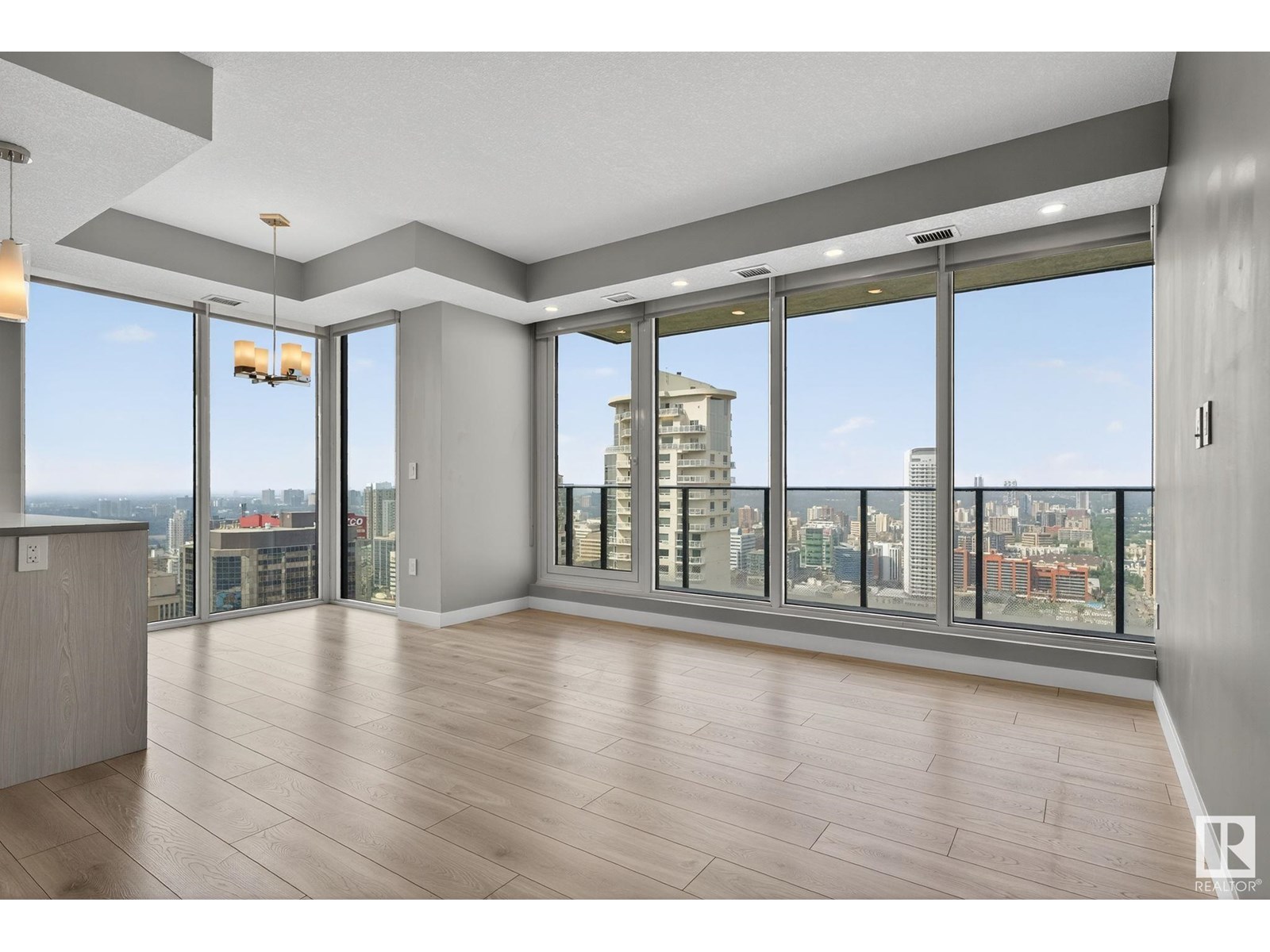 Photo 11 of 3101 10180 103 St Nw, Edmonton AB