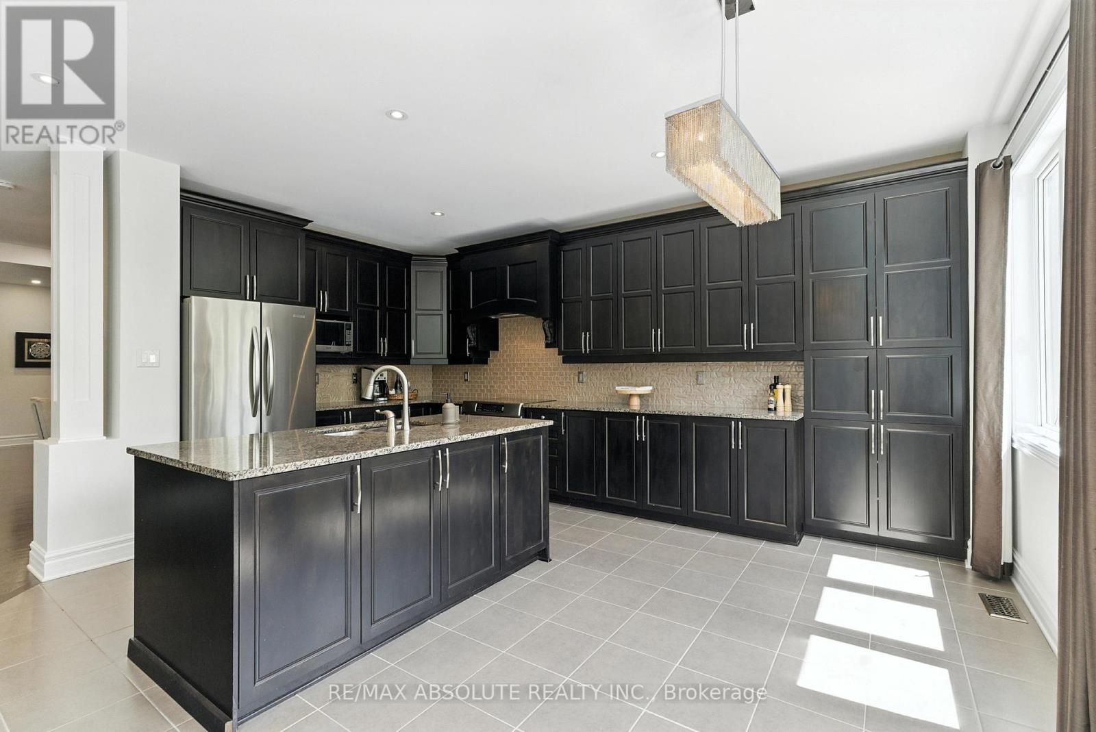 Photo 1 of 17 Rutherglen Terrace, Ottawa ON