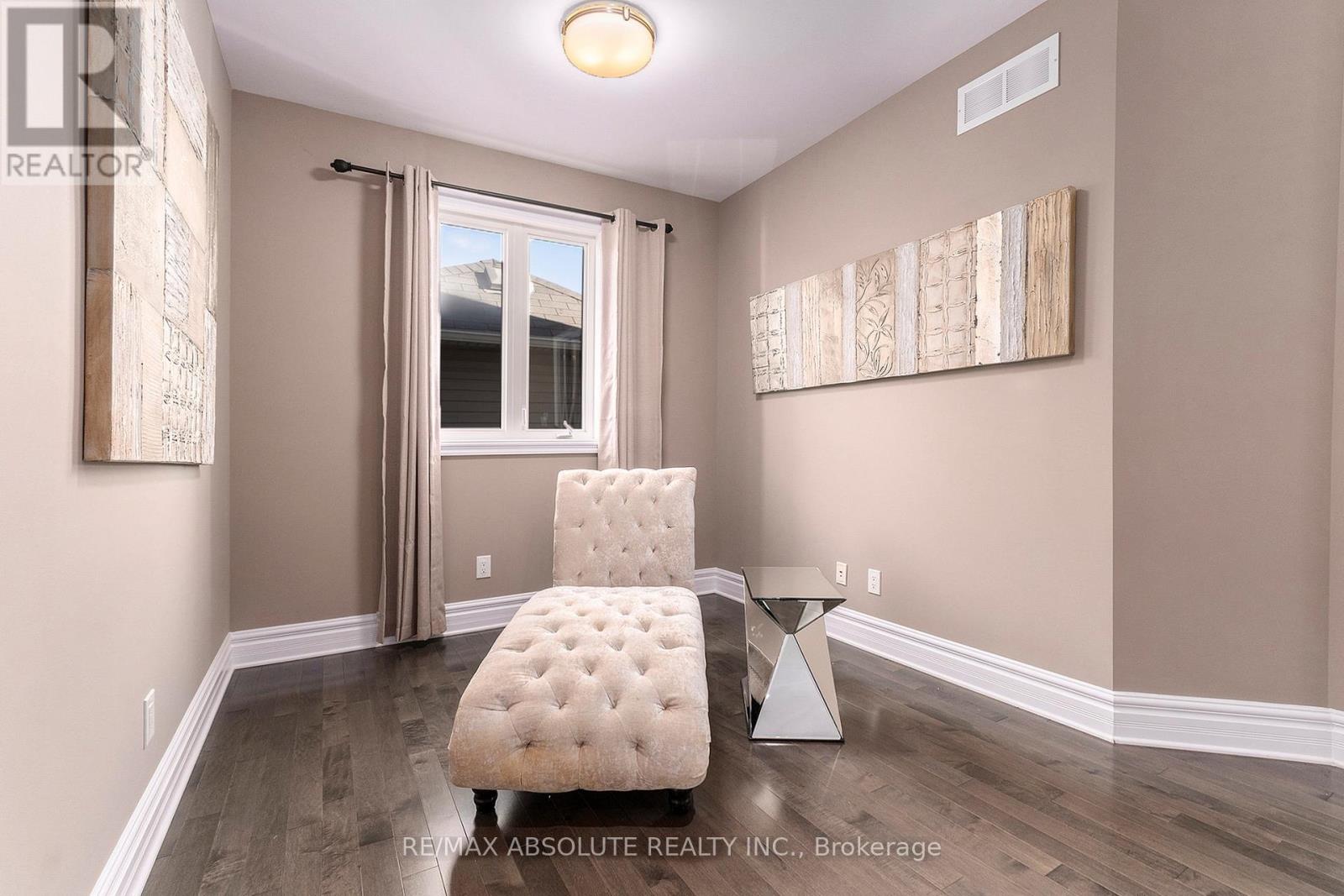 Photo 5 of 17 Rutherglen Terrace, Ottawa ON
