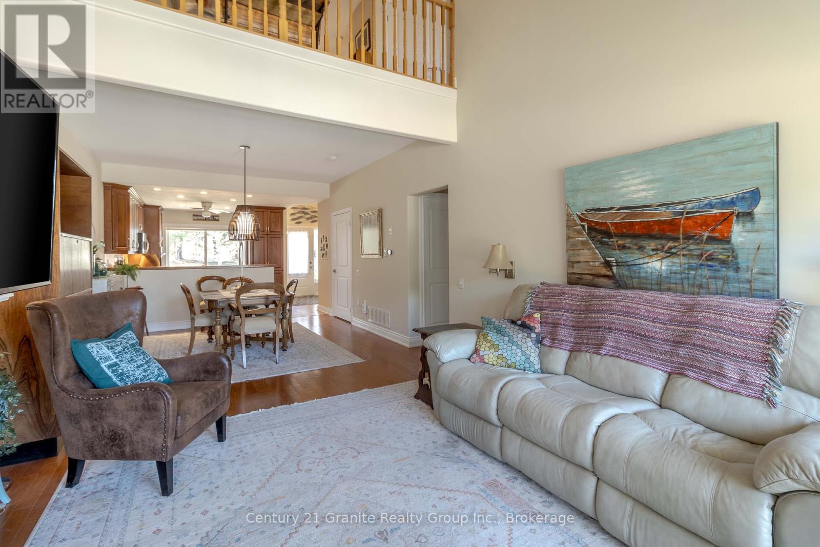 Photo 11 of 44 Webb Circle, Dysart Et Al ON