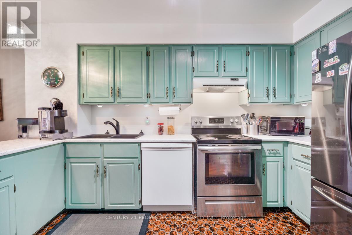 Photo 3 of 3 4 Paradise Boulevard, Ramara ON