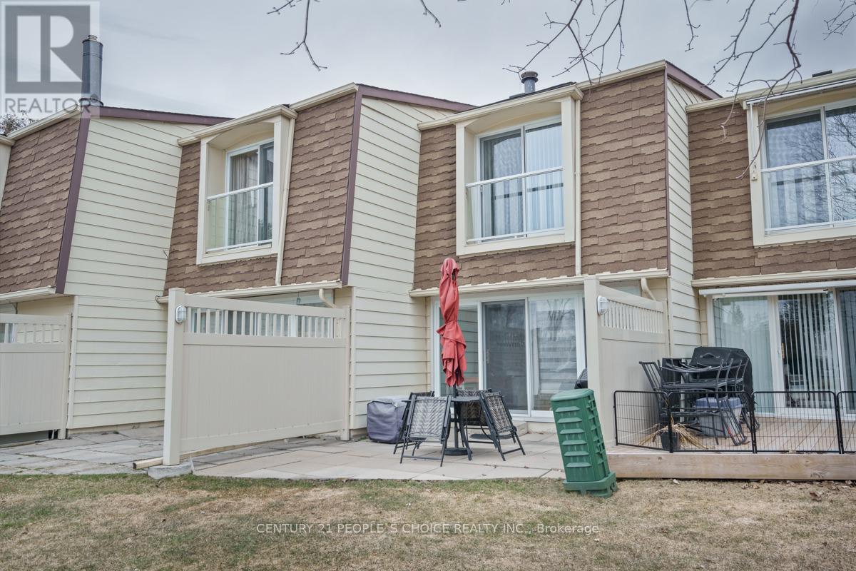 Photo 6 of 3 4 Paradise Boulevard, Ramara ON