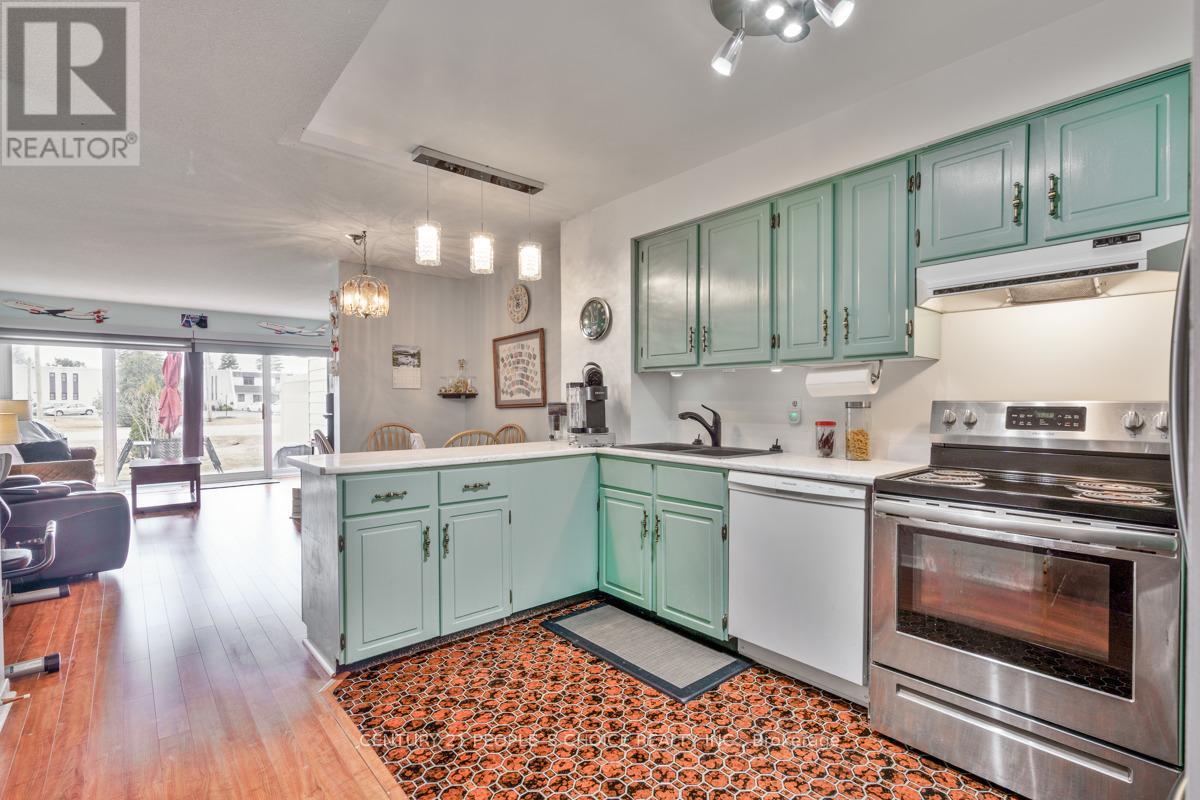Photo 8 of 3 4 Paradise Boulevard, Ramara ON