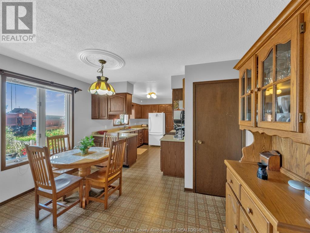 Photo 12 of 1121 Mersea Road 1, Leamington ON