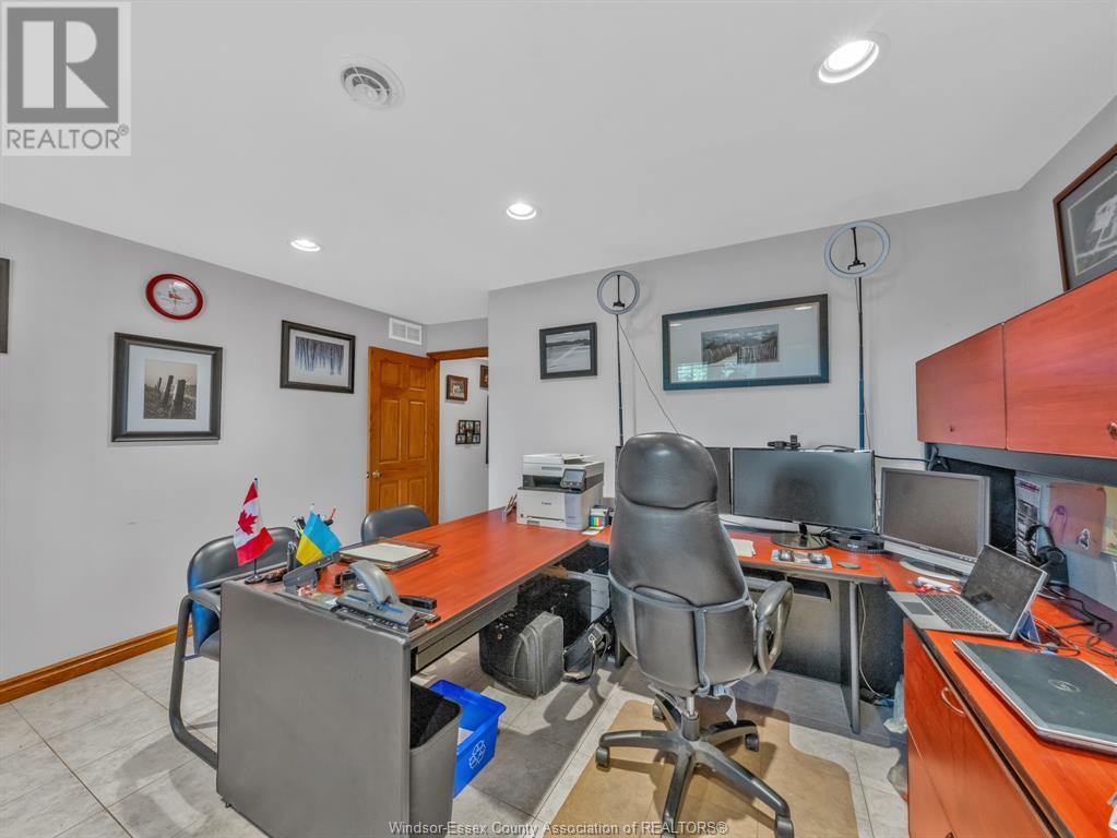 Photo 28 of 1121 Mersea Road 1, Leamington ON