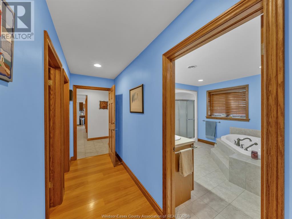 Photo 33 of 1121 Mersea Road 1, Leamington ON