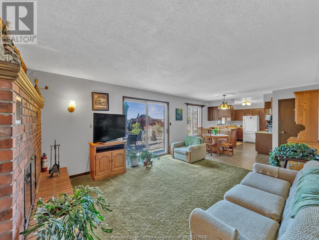 Photo 11 of 1121 Mersea Road 1, Leamington ON