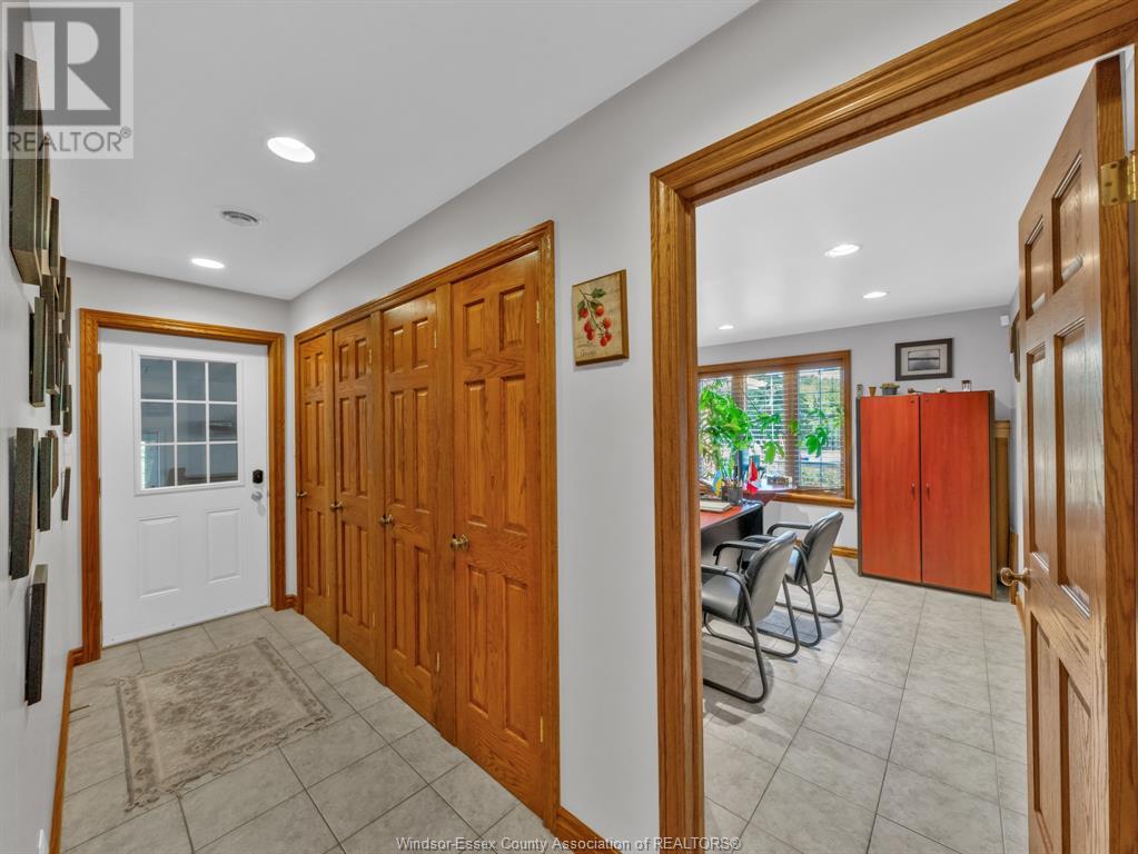 Photo 26 of 1121 Mersea Road 1, Leamington ON