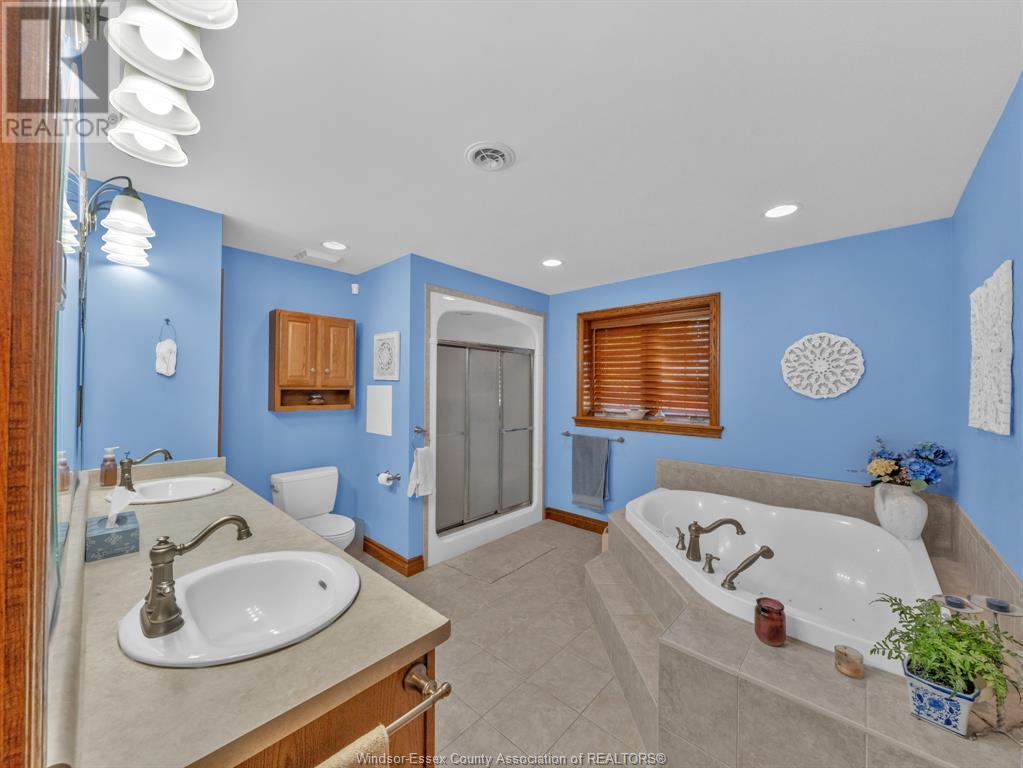 Photo 34 of 1121 Mersea Road 1, Leamington ON