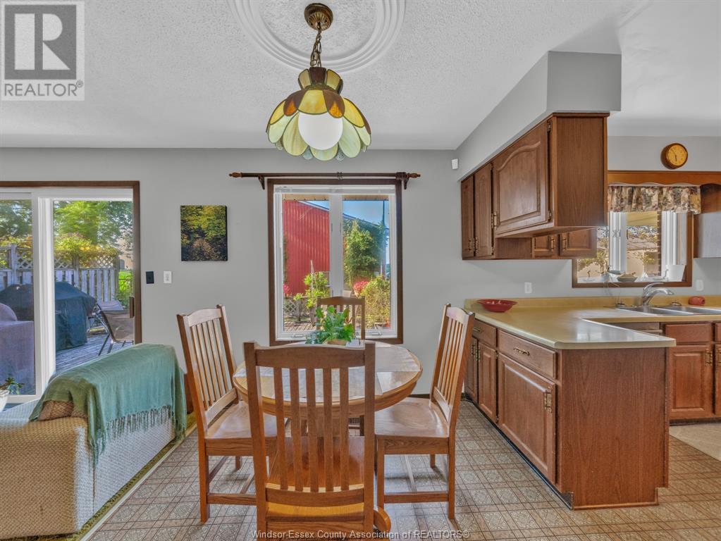 Photo 16 of 1121 Mersea Road 1, Leamington ON