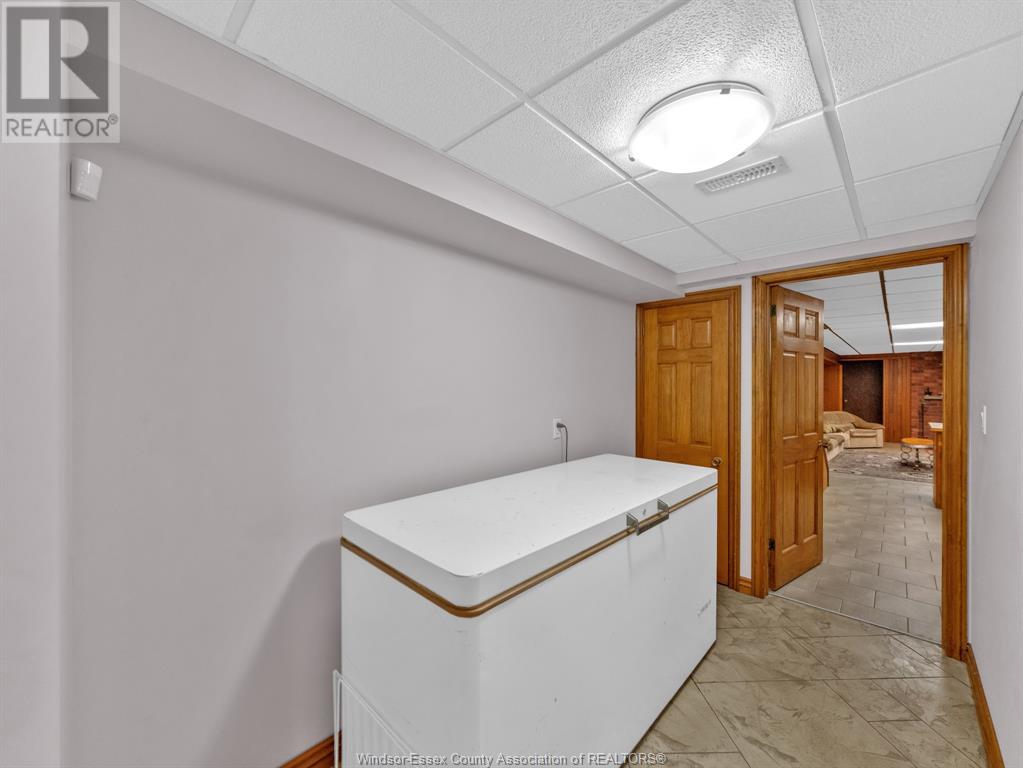Photo 46 of 1121 Mersea Road 1, Leamington ON