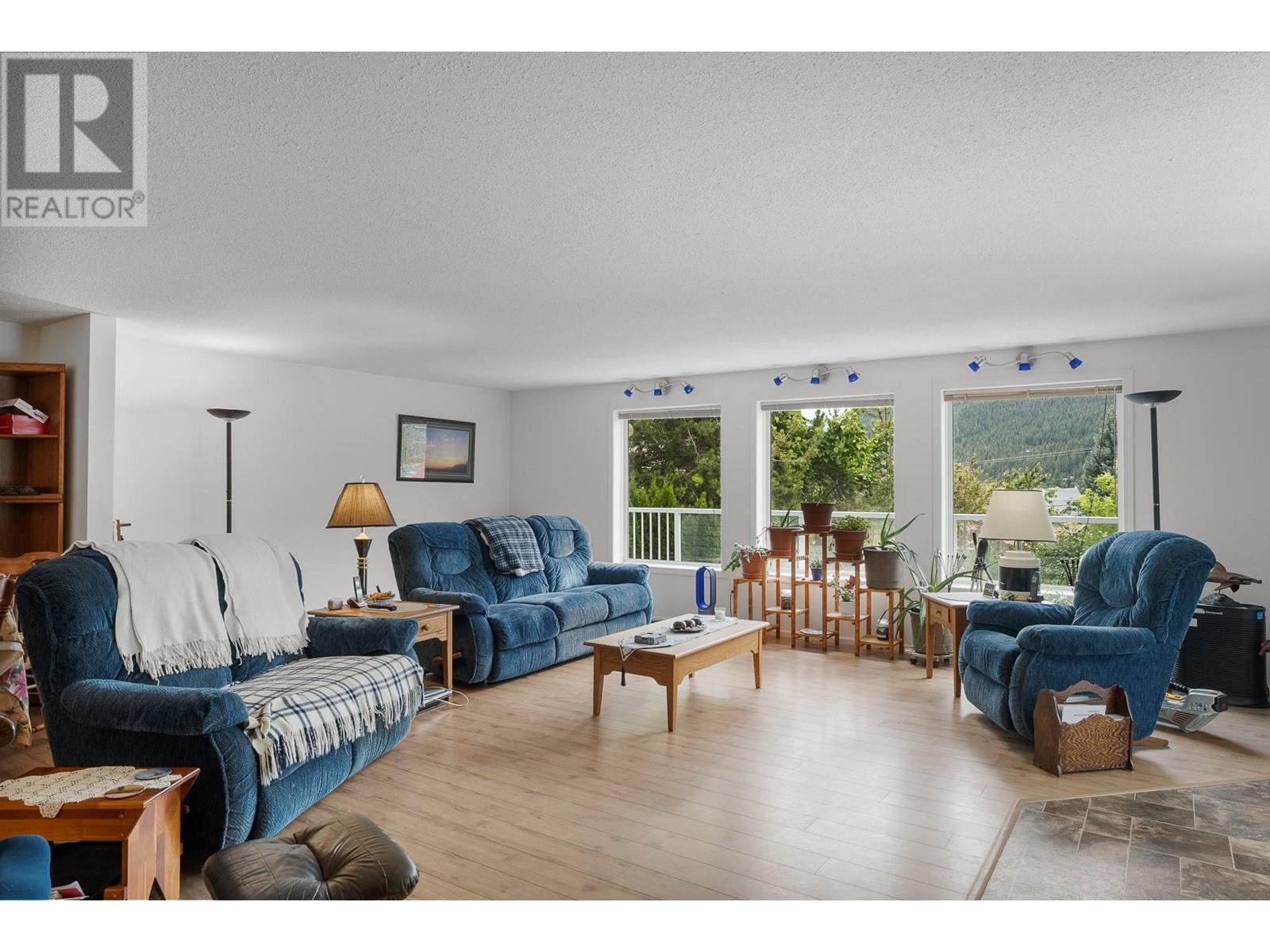 Photo 7 of 2662 Centennial Drive, Blind Bay BC