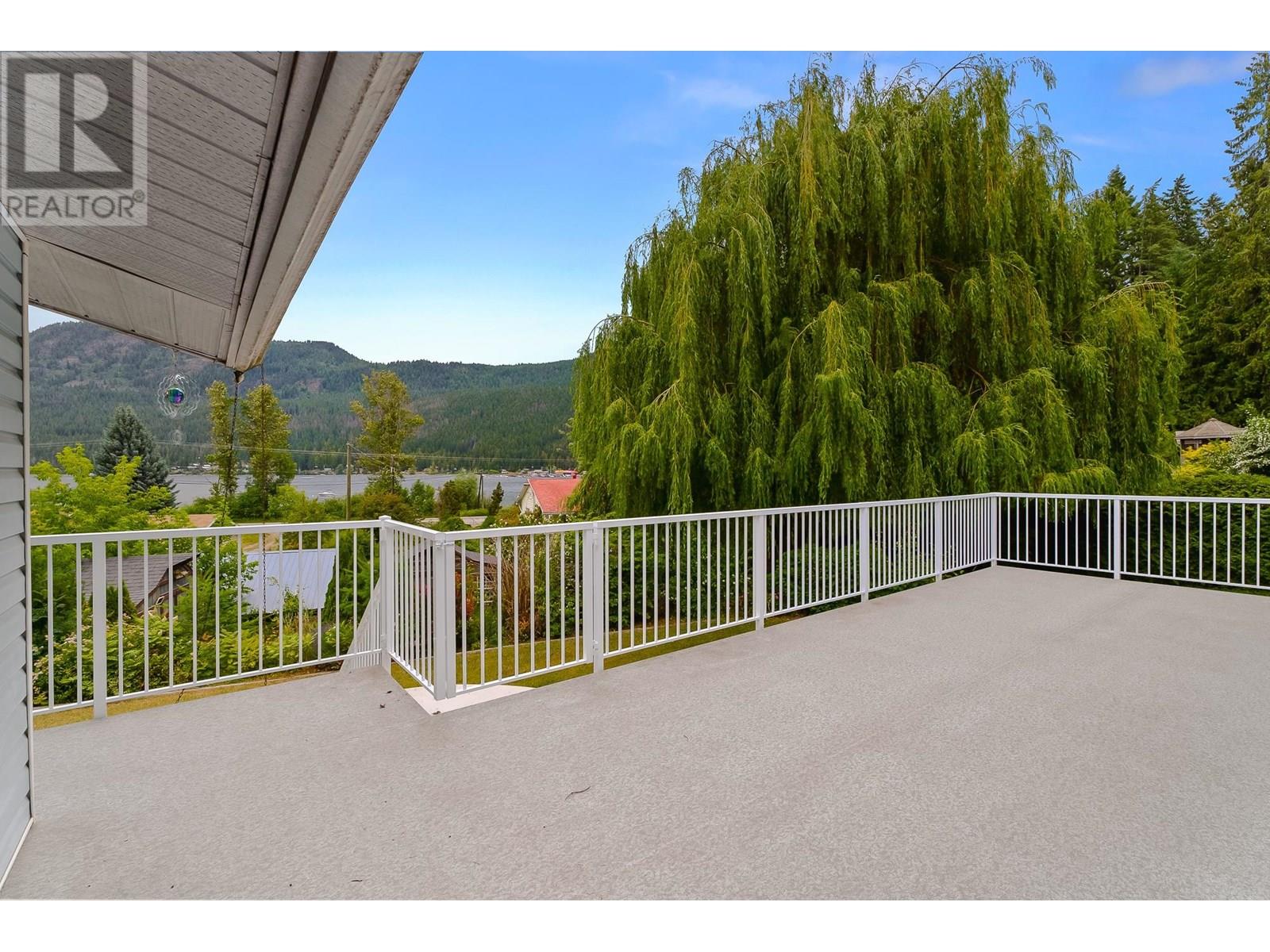 Photo 1 of 2662 Centennial Drive, Blind Bay BC