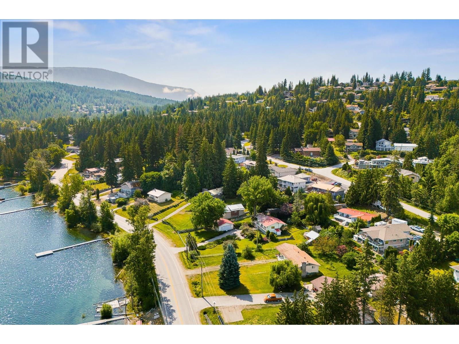Photo 9 of 2662 Centennial Drive, Blind Bay BC