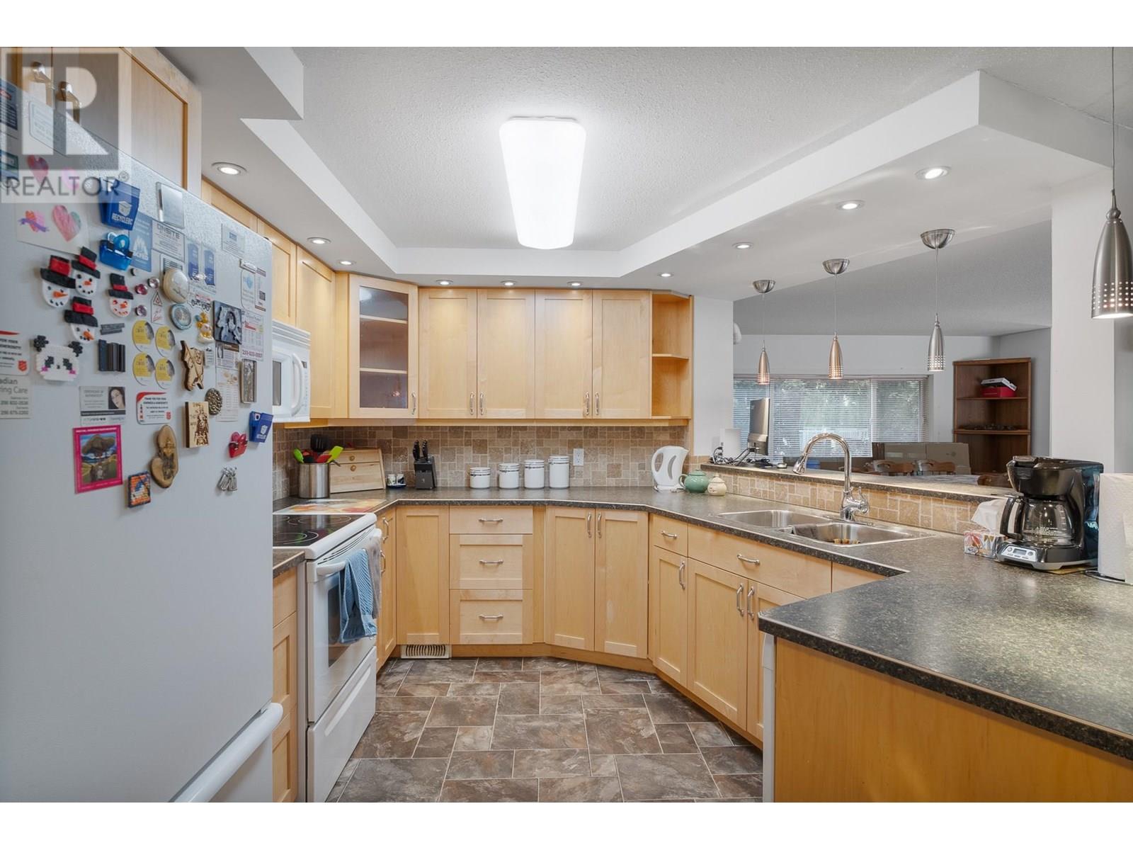 Photo 4 of 2662 Centennial Drive, Blind Bay BC