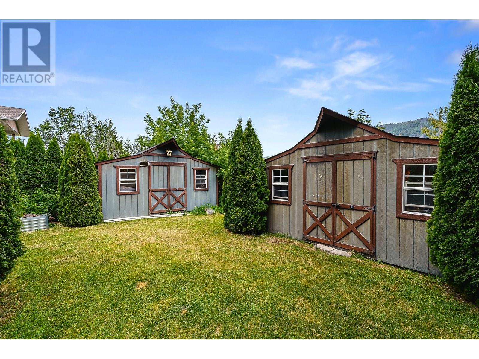 Photo 8 of 2662 Centennial Drive, Blind Bay BC