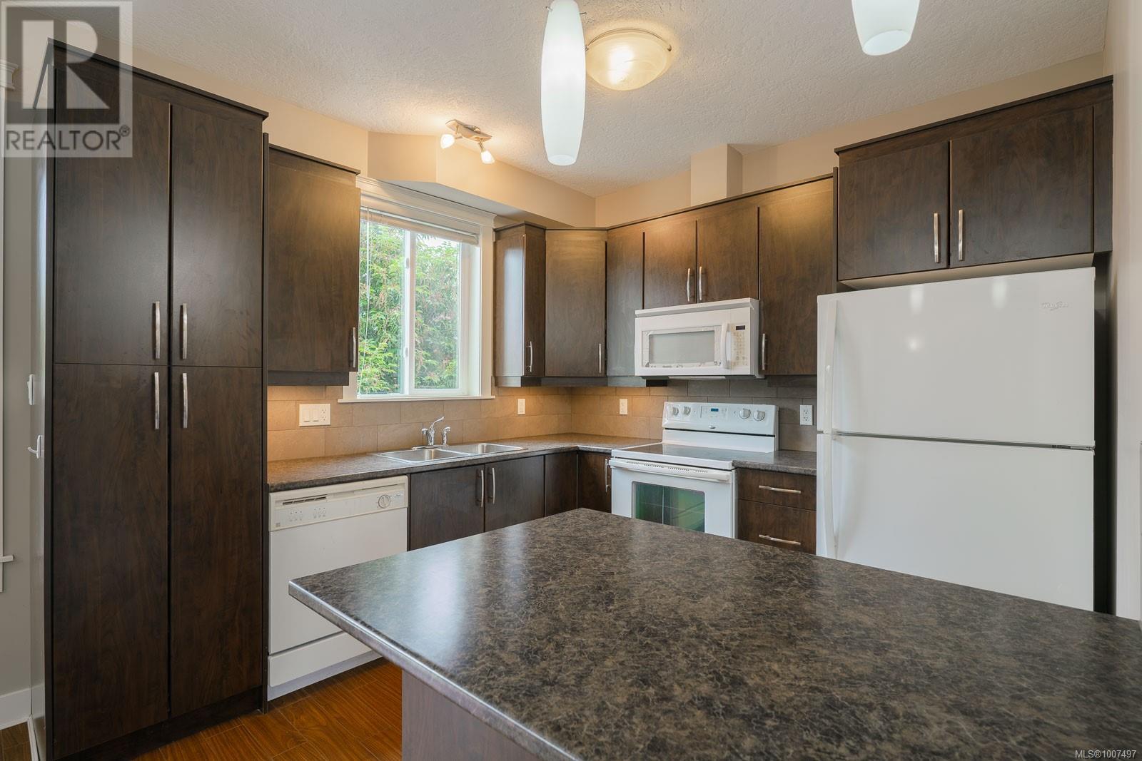 Photo 10 of 10 3101 Cliffs Rd, Duncan BC