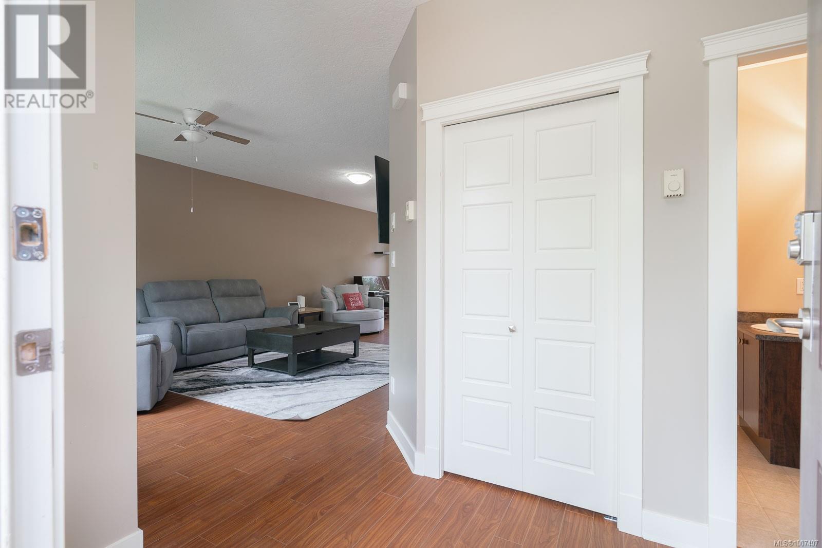 Photo 3 of 10 3101 Cliffs Rd, Duncan BC