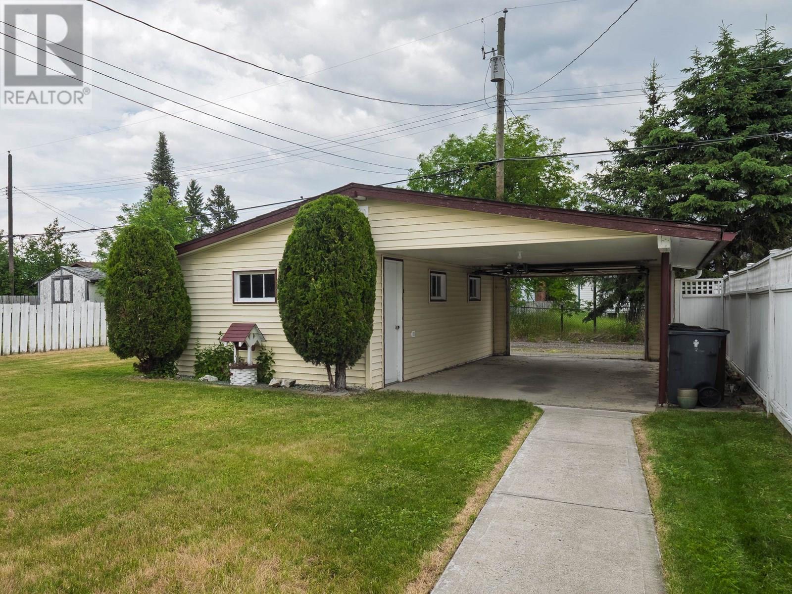 Photo 9 of 374 S Nicholson Street, Prince George BC