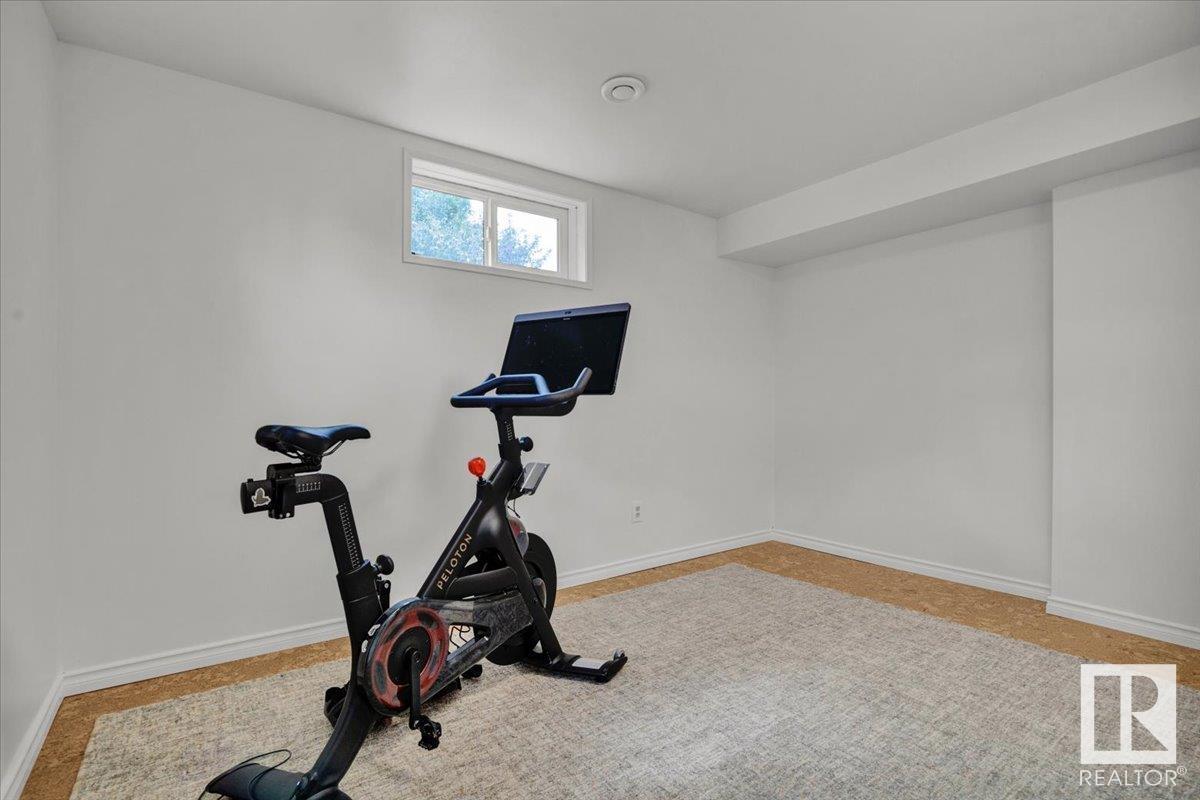 Photo 5 of 8219 17 Av Nw, Edmonton AB