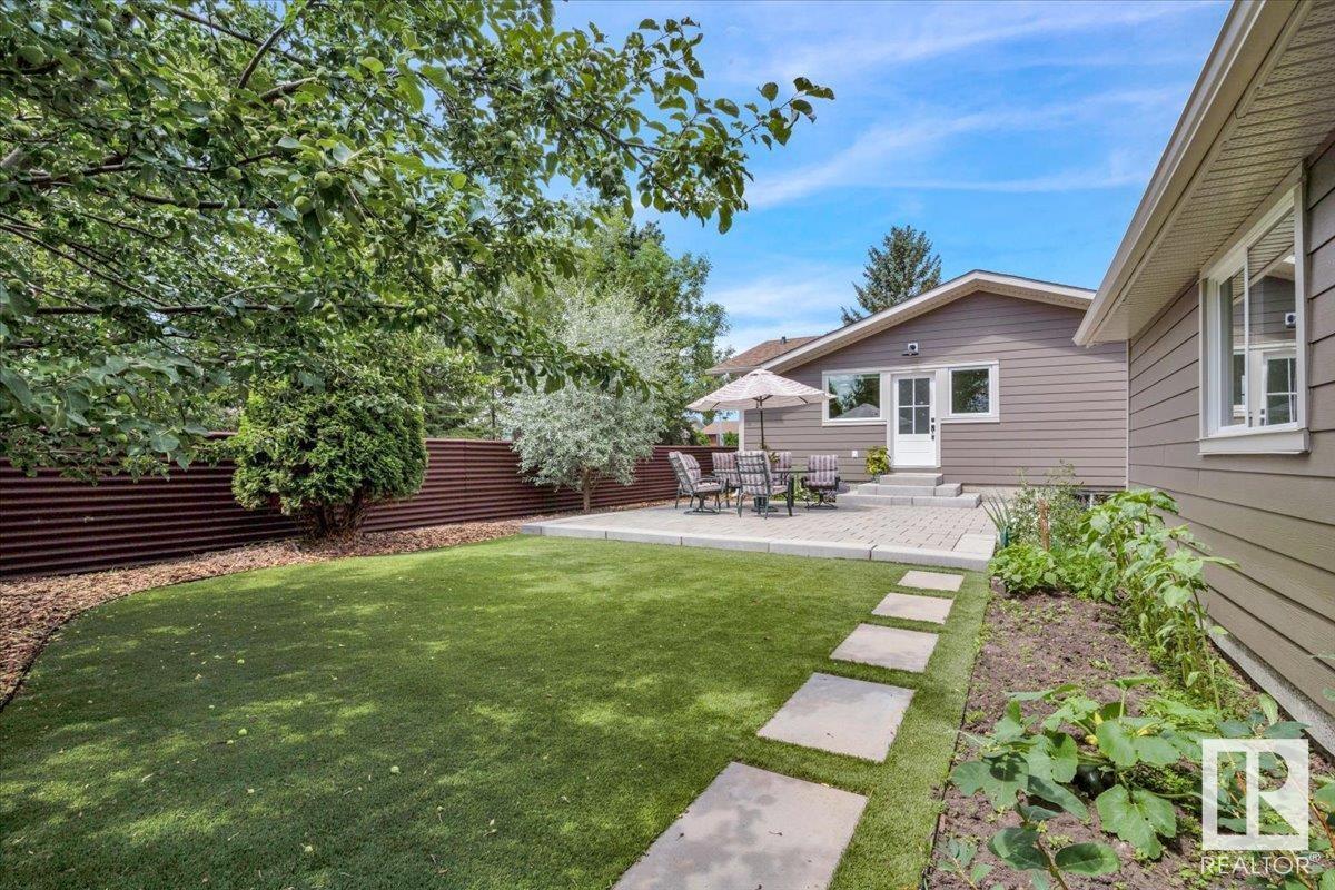 Photo 29 of 8219 17 Av Nw, Edmonton AB