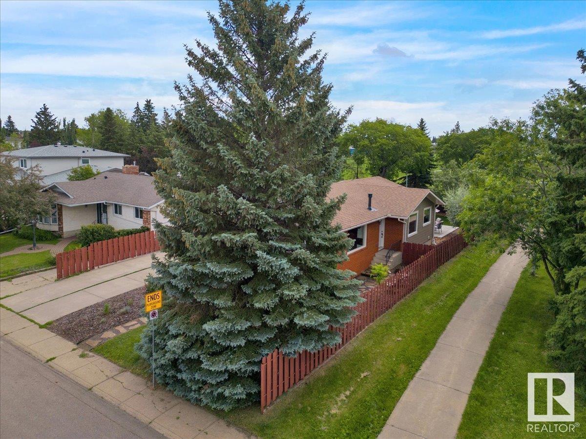 Photo 38 of 8219 17 Av Nw, Edmonton AB