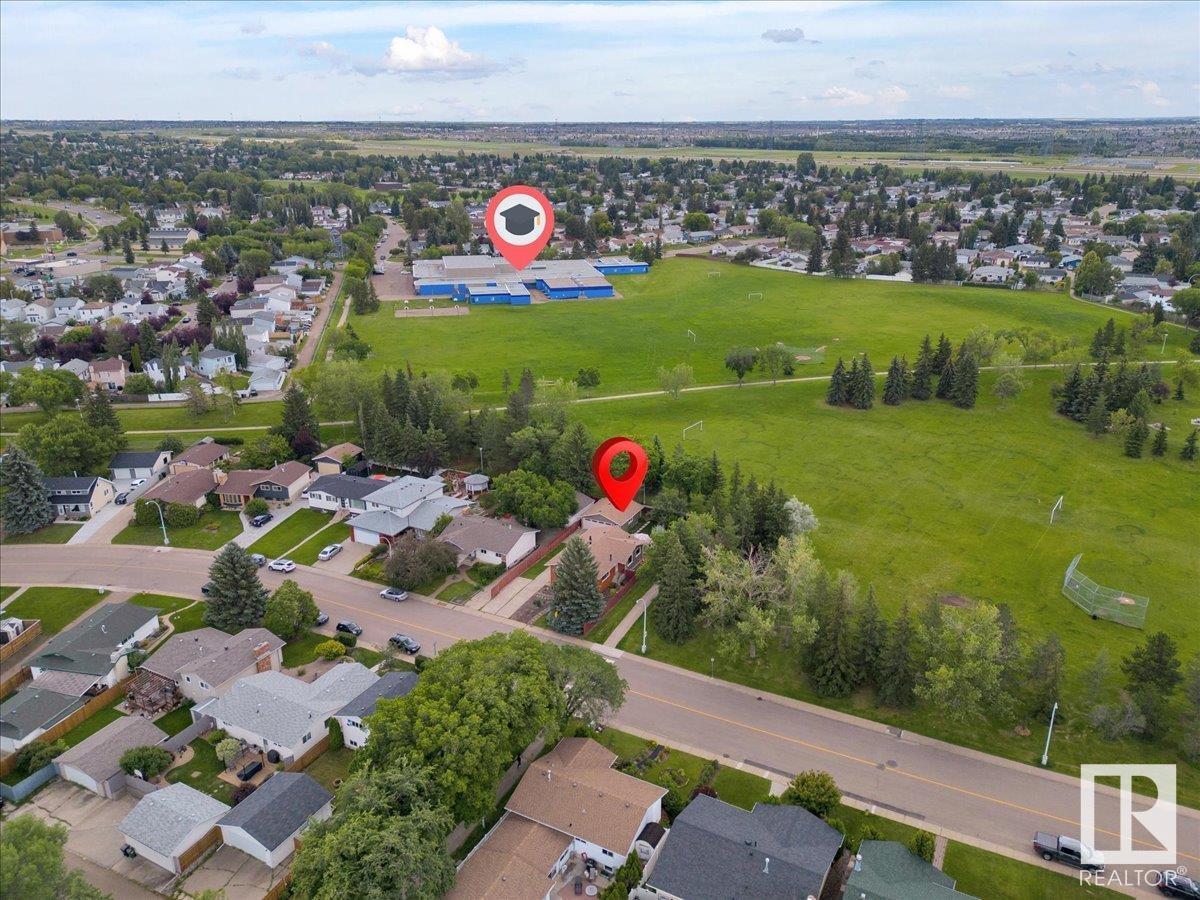 Photo 7 of 8219 17 Av Nw, Edmonton AB